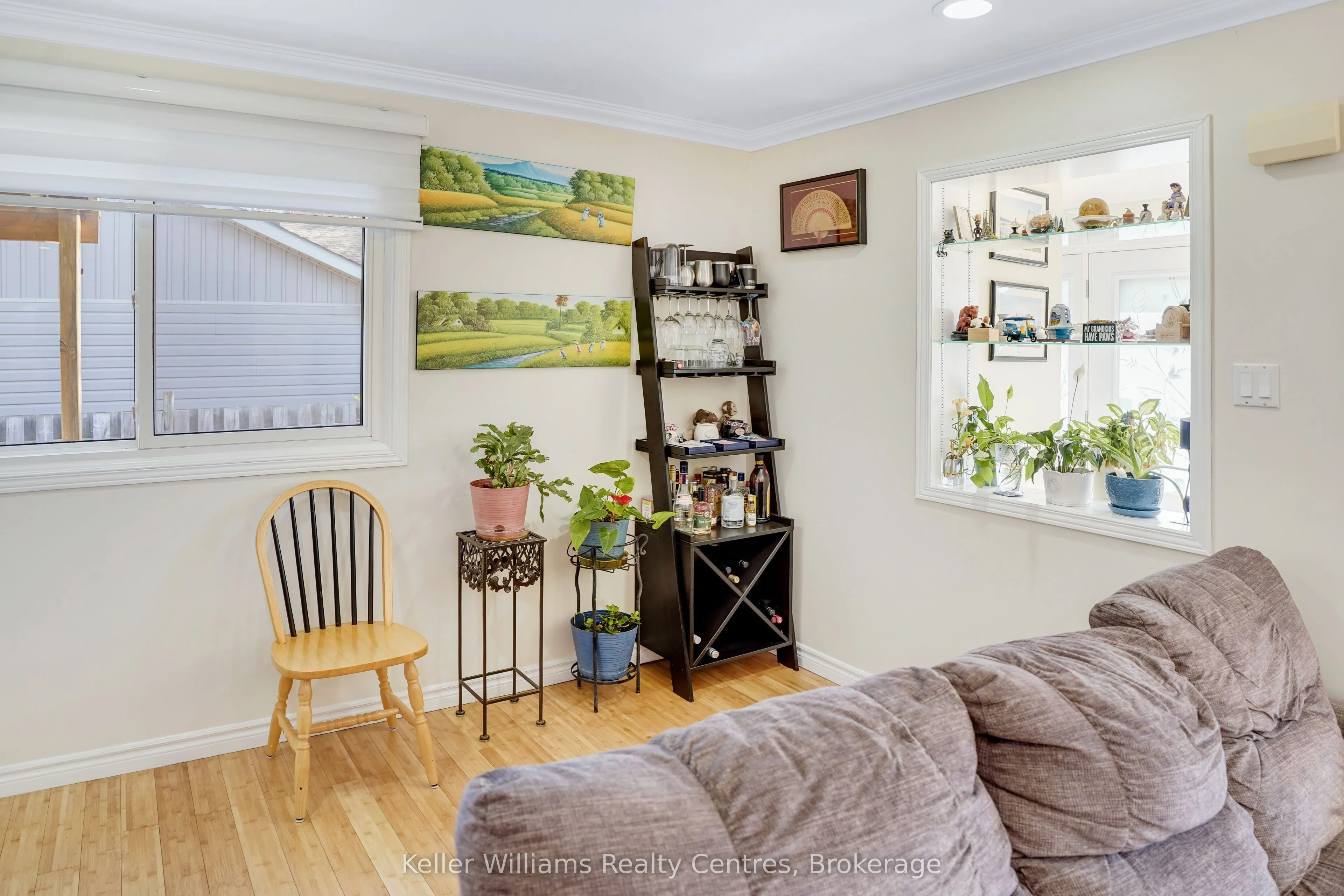 202 Bennett Street W