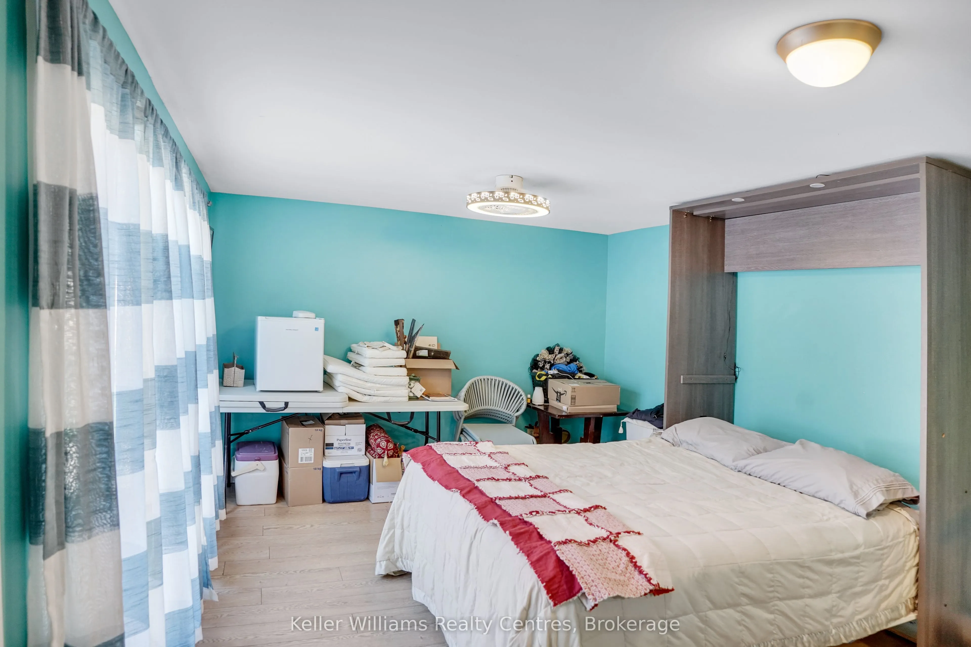 202 Bennett Street W