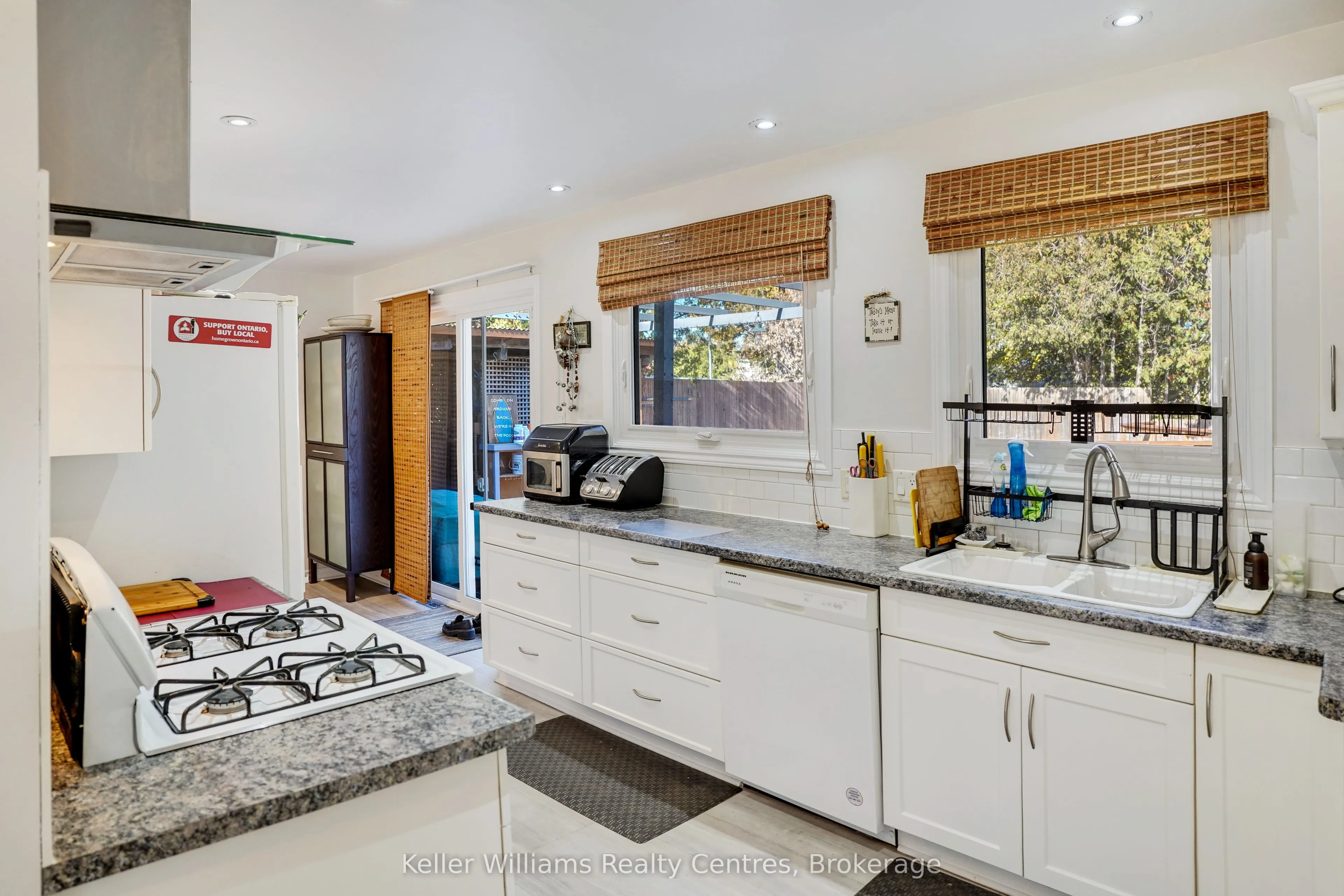 202 Bennett Street W