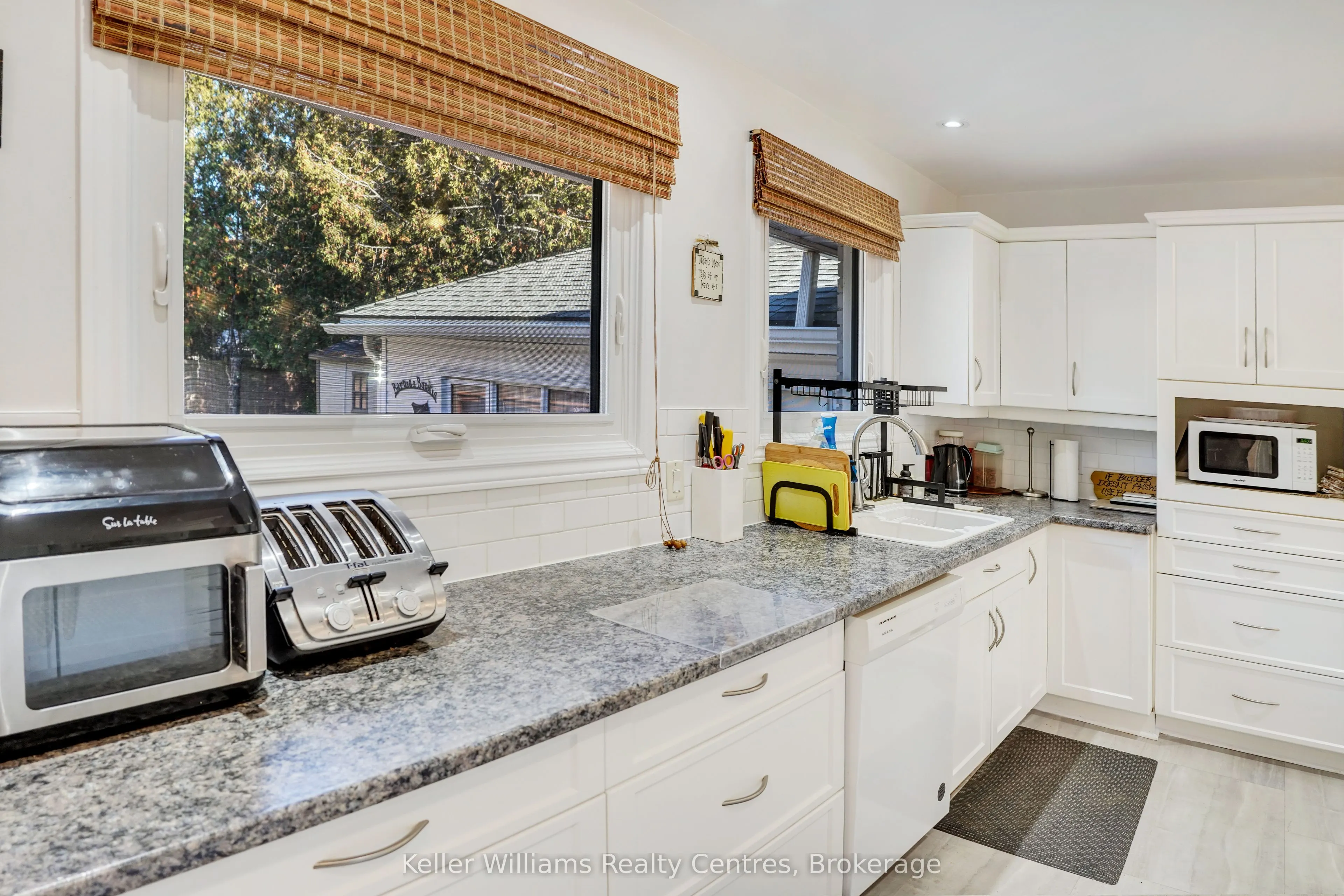 202 Bennett Street W