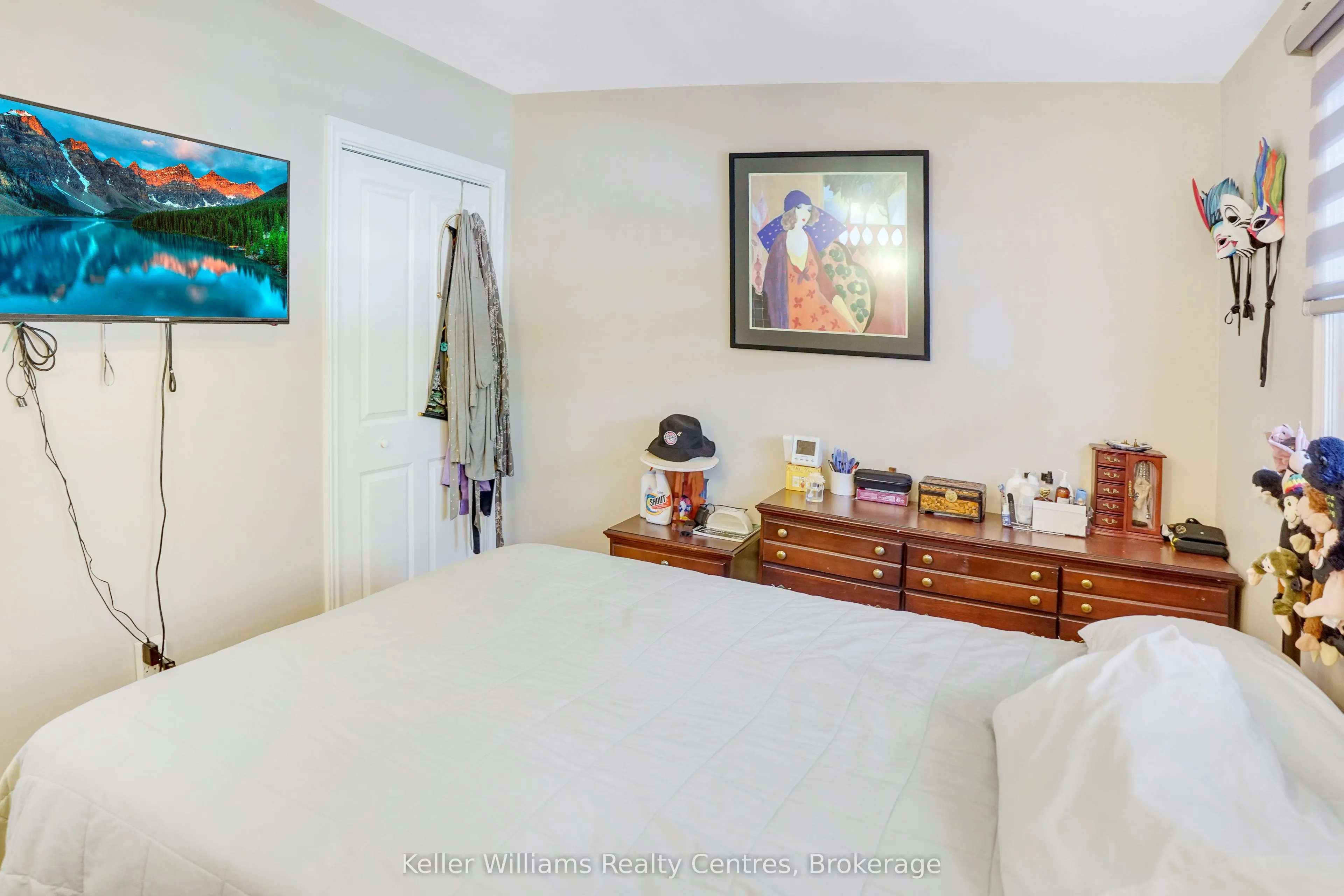 202 Bennett Street W