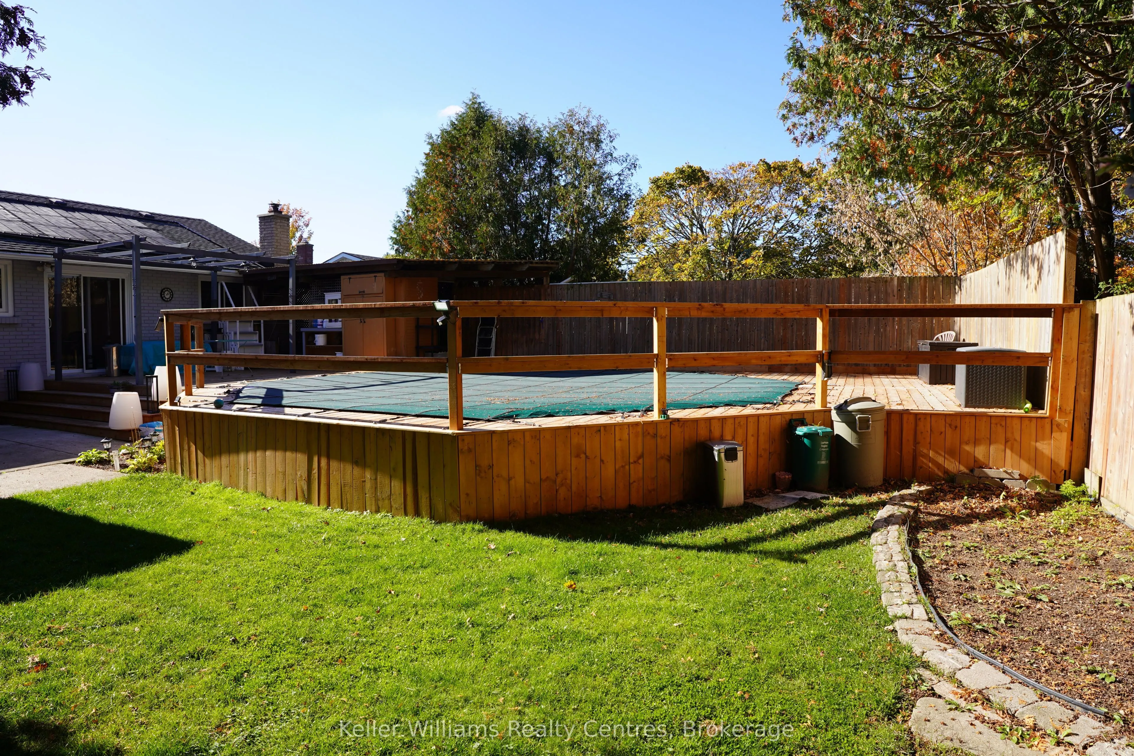 202 Bennett Street W