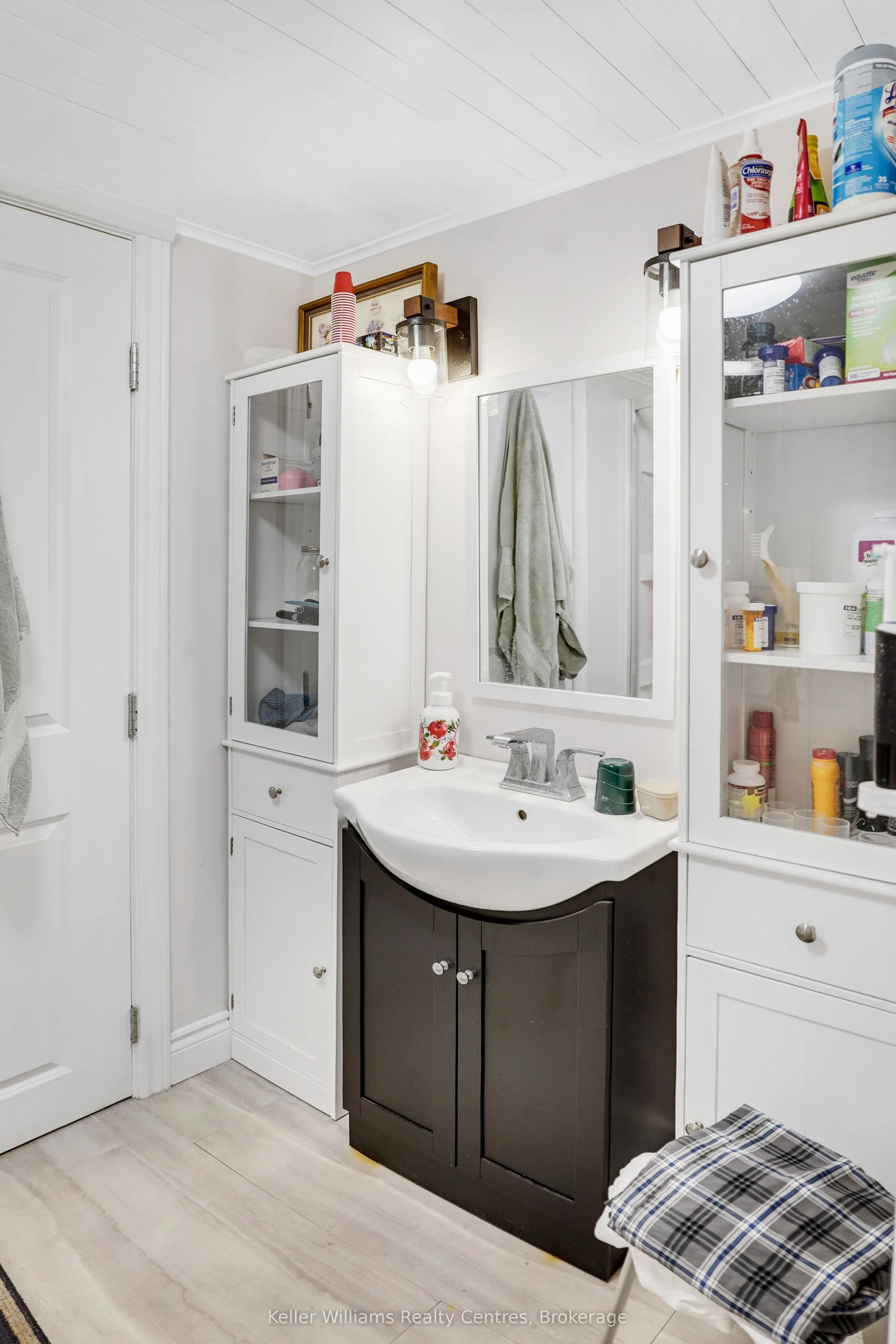 202 Bennett Street W