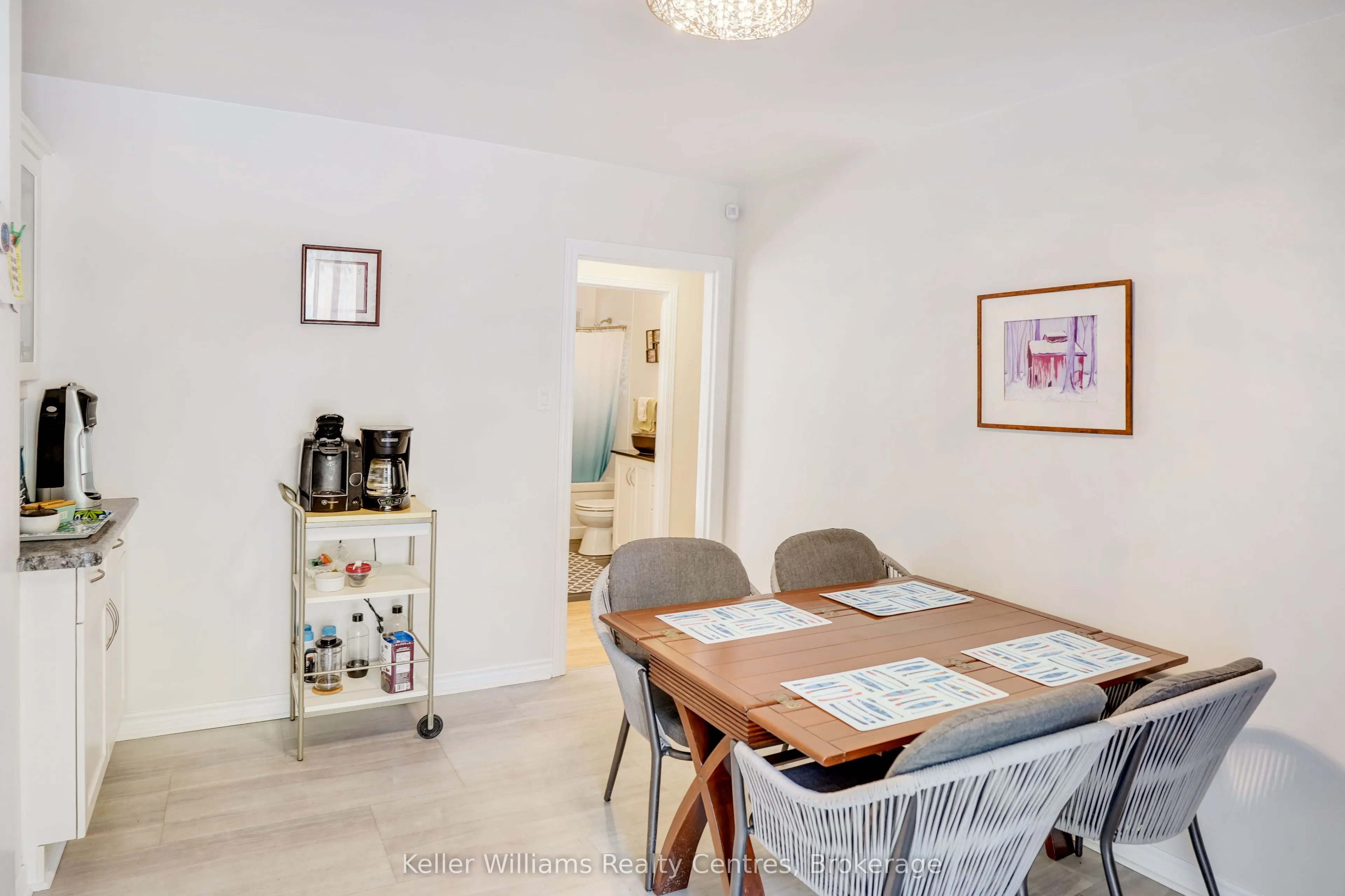 202 Bennett Street W