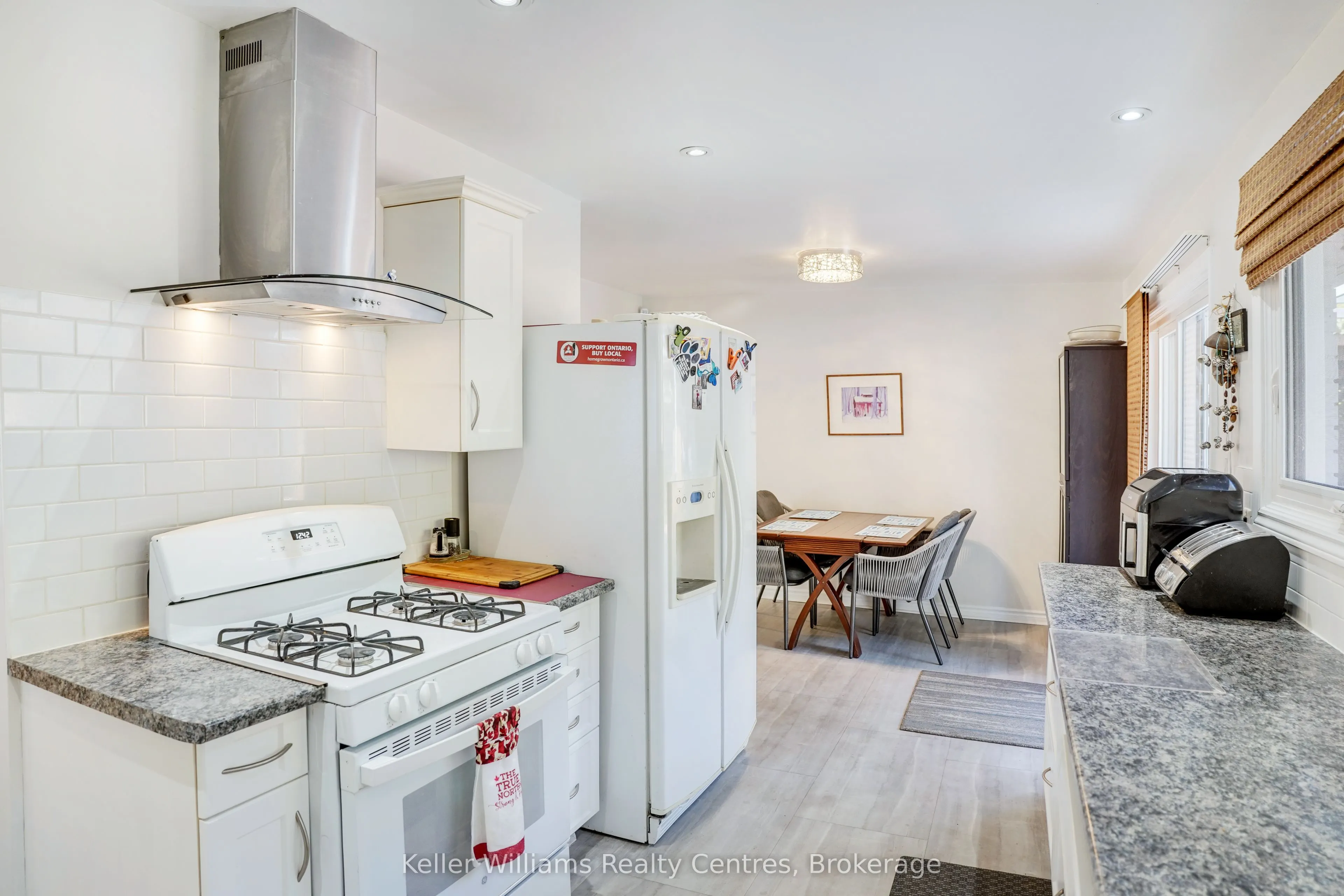 202 Bennett Street W