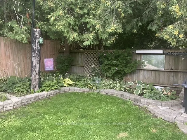 202 Bennett Street W