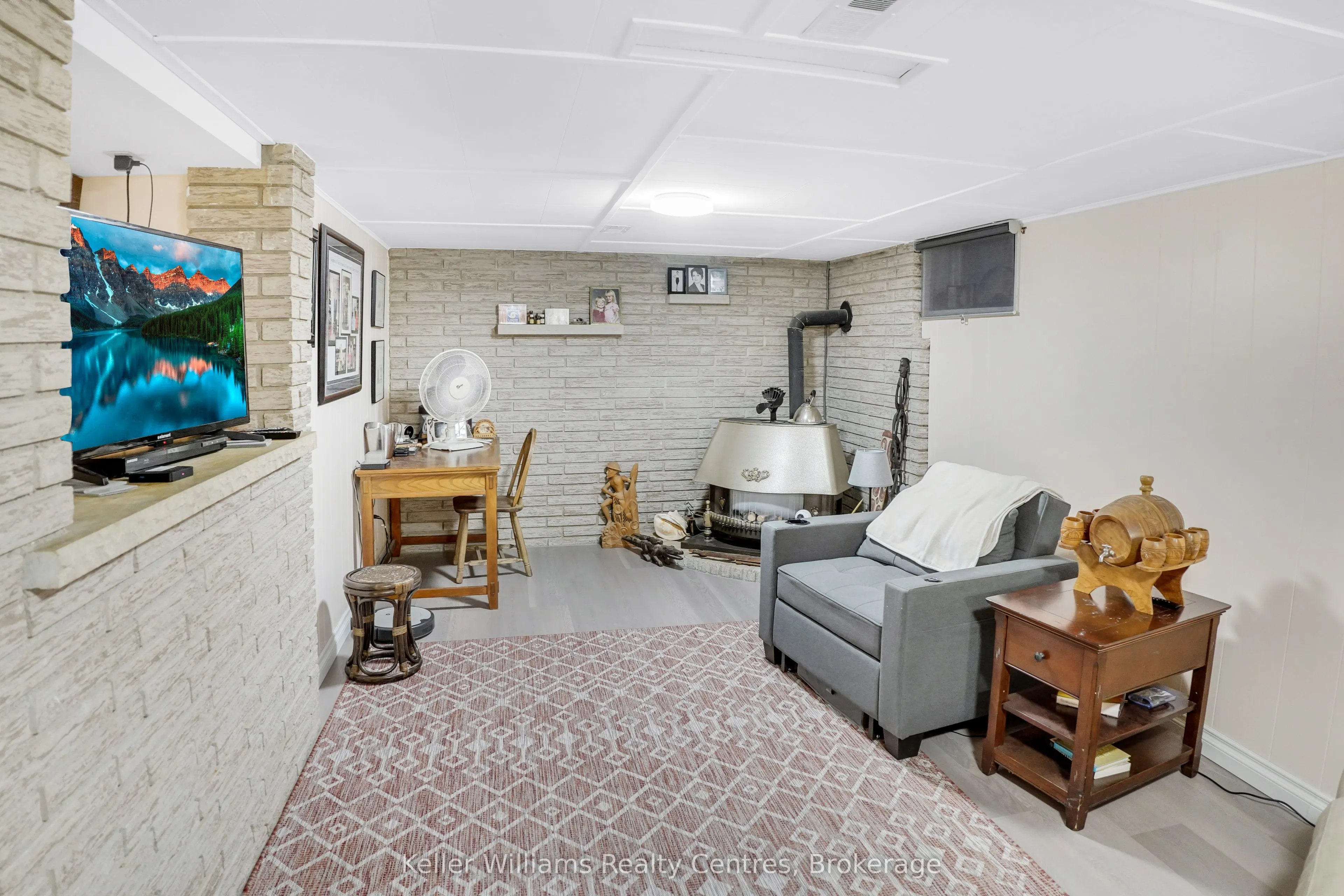 202 Bennett Street W