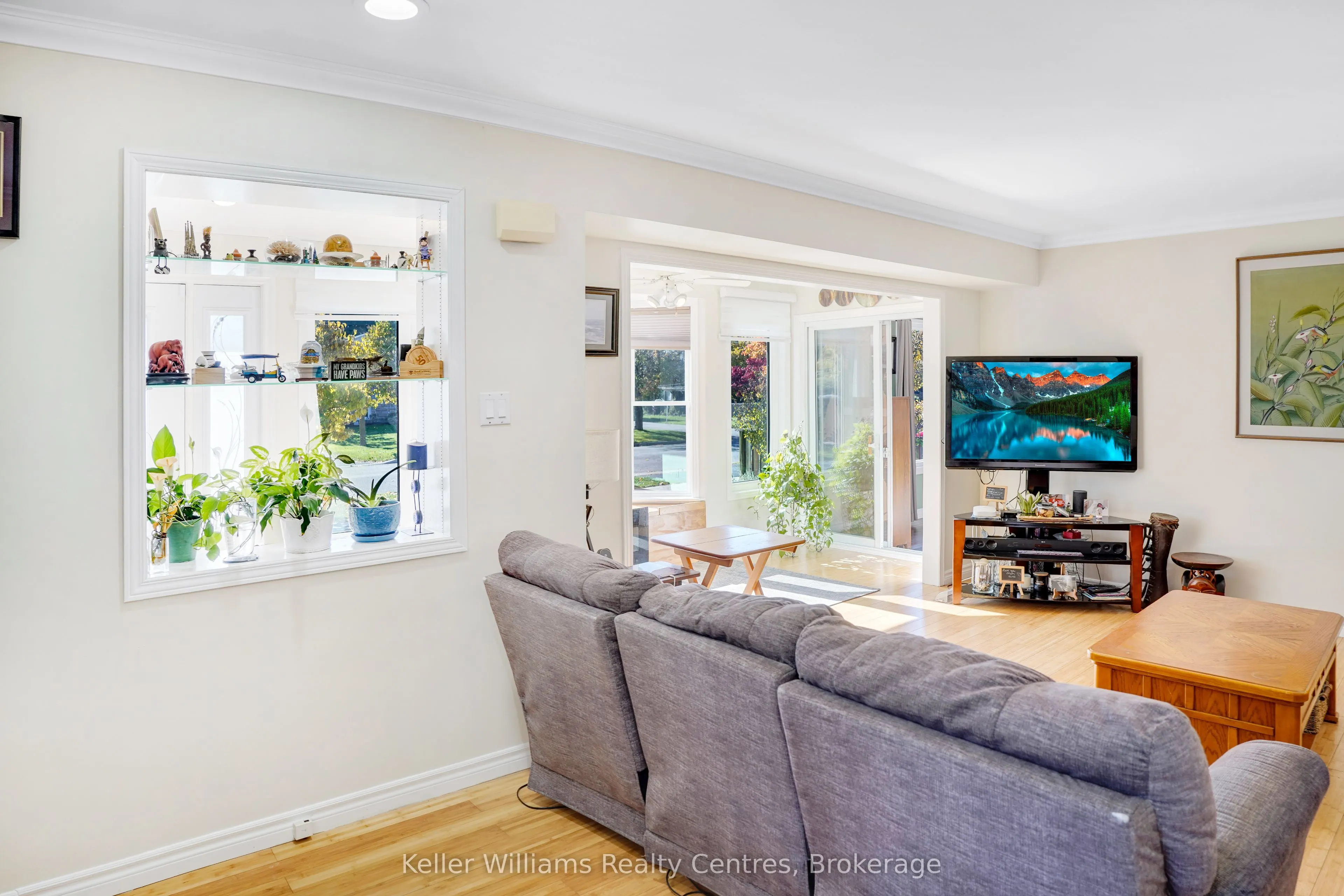 202 Bennett Street W