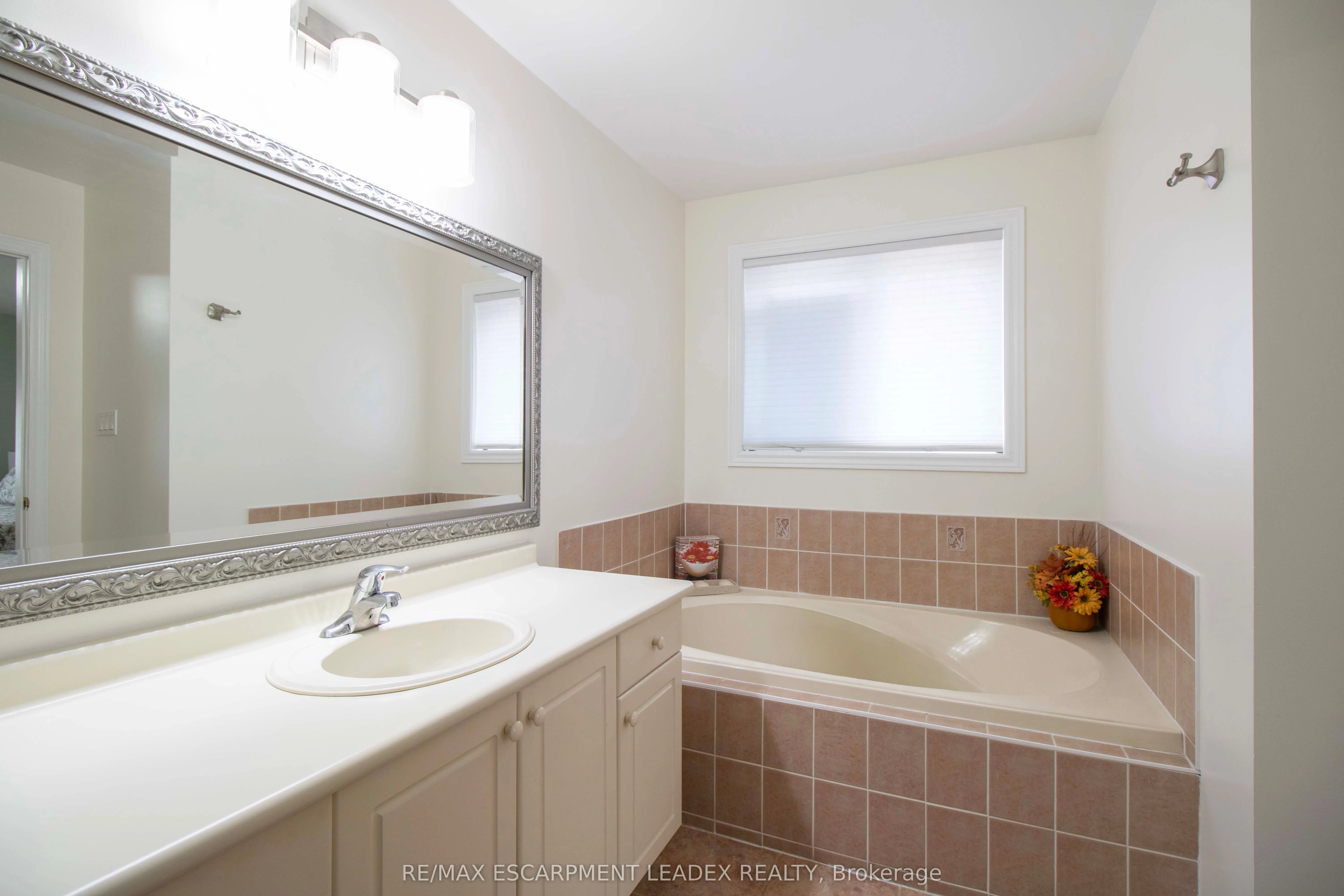 42 Holkham Avenue, #Main