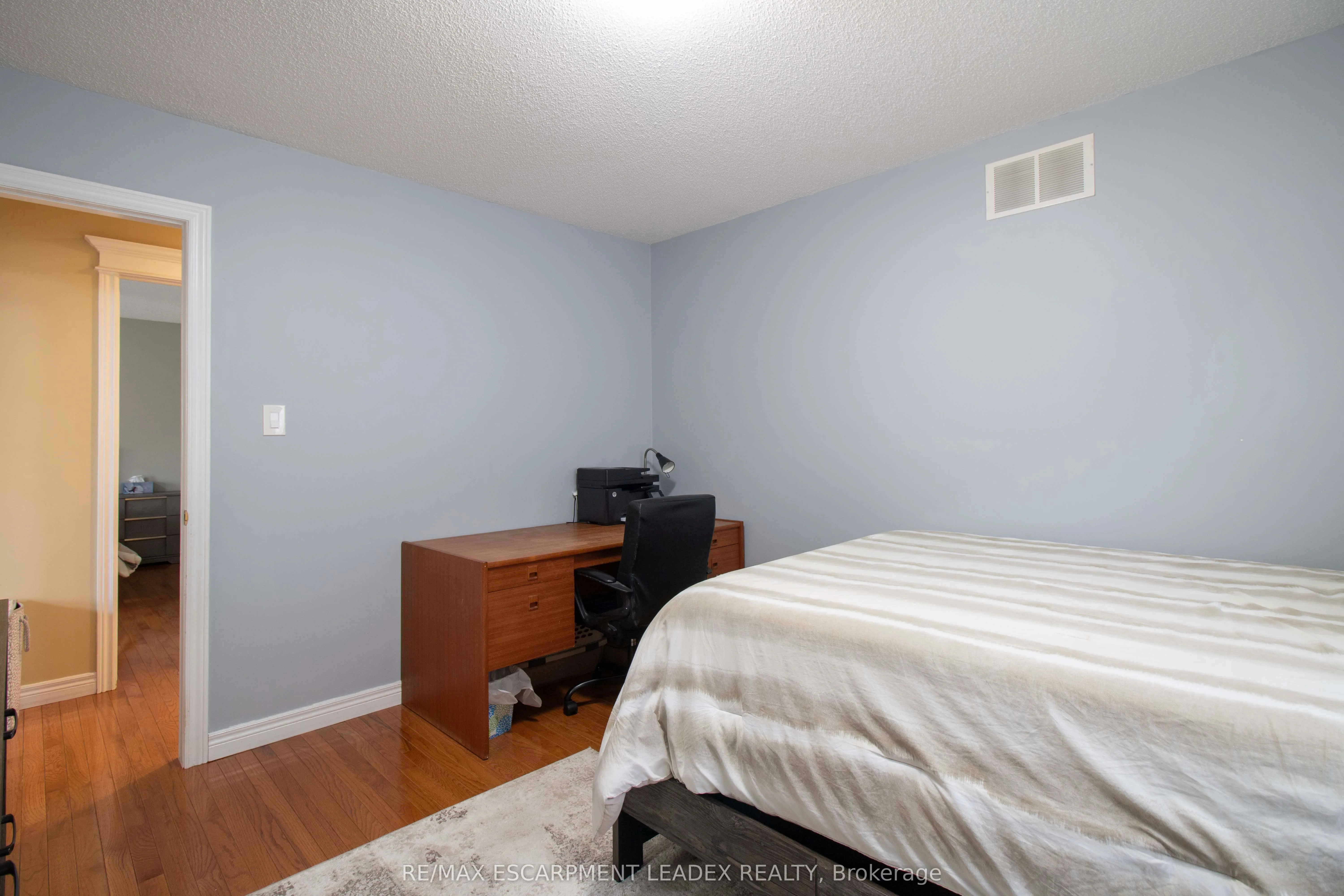 42 Holkham Avenue, #Main