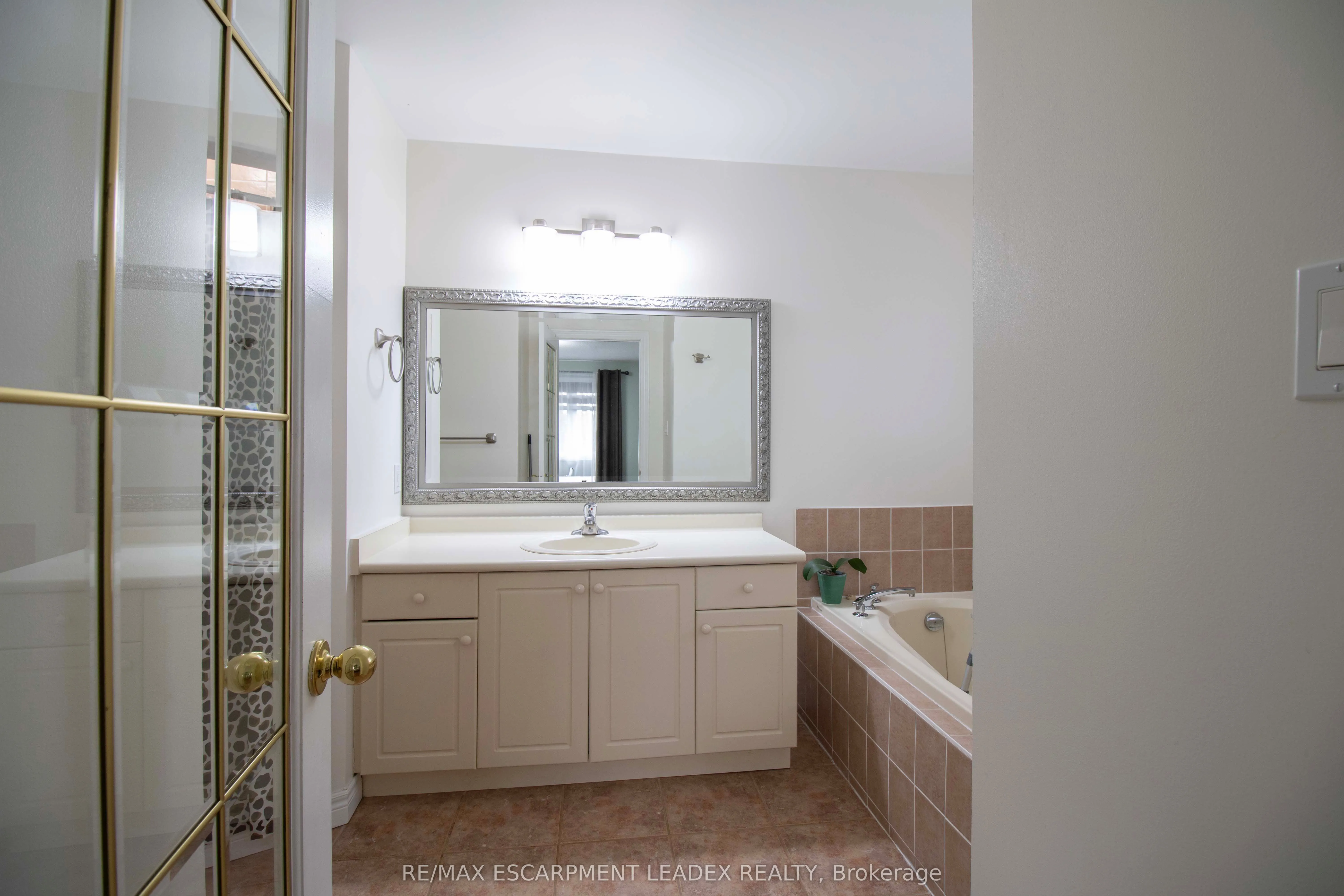 42 Holkham Avenue, #Main