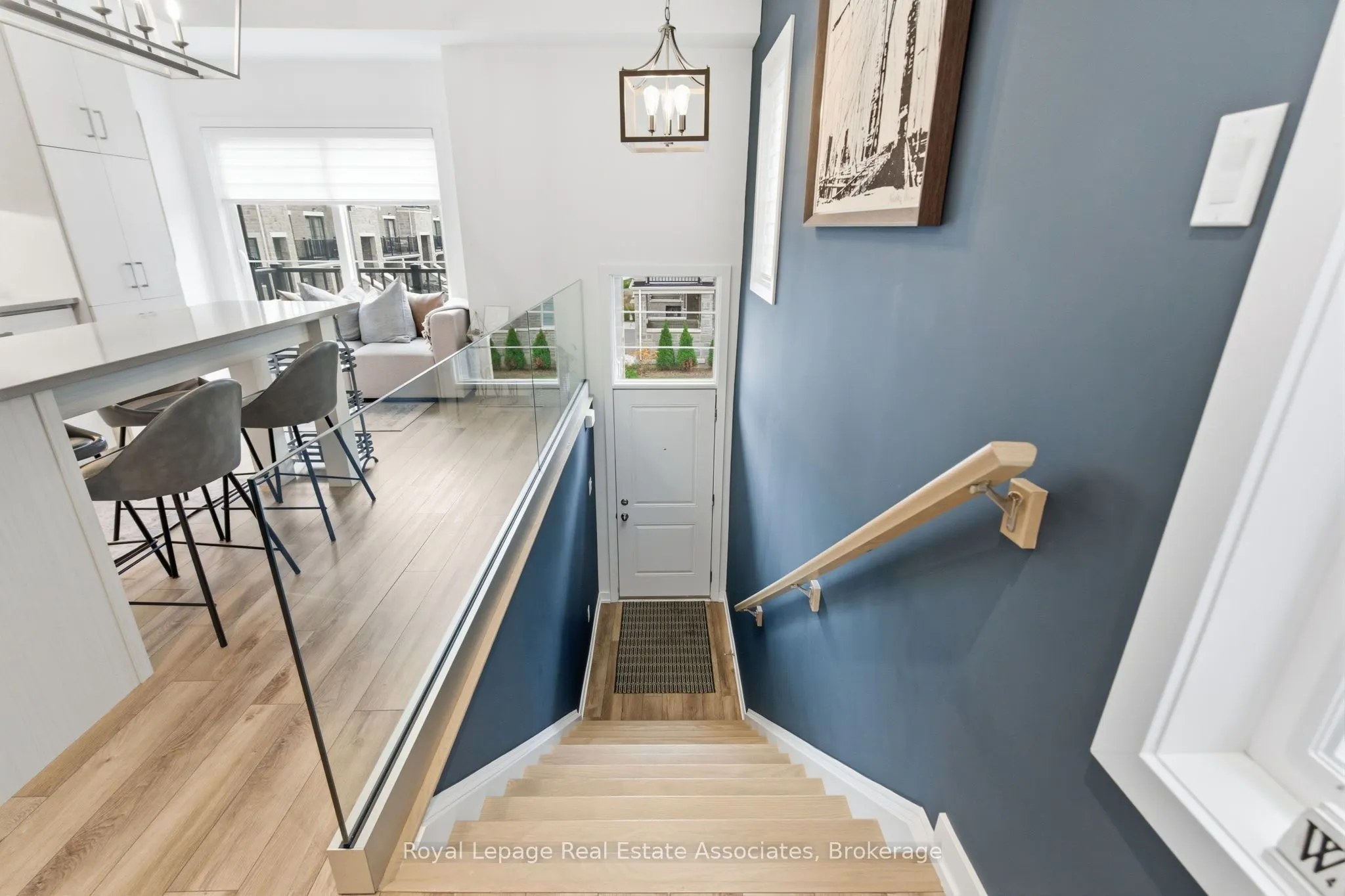 383 Dundas Street E, #7