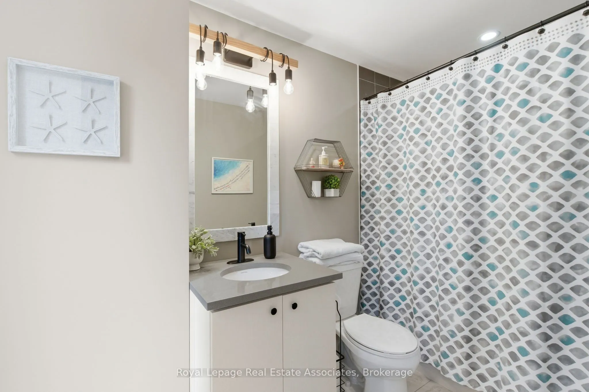 383 Dundas Street E, #7