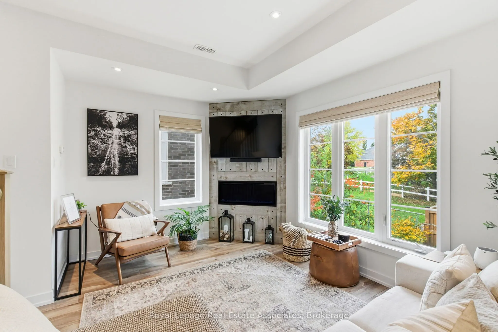 383 Dundas Street E, #7