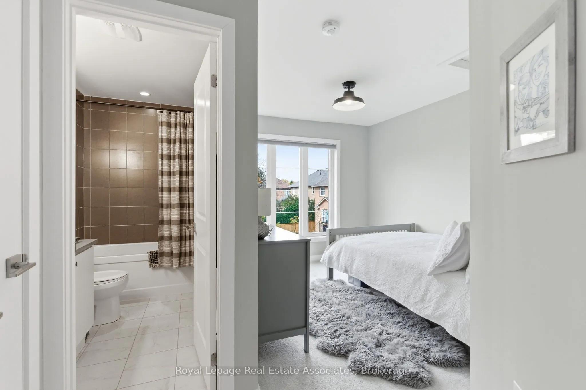 383 Dundas Street E, #7