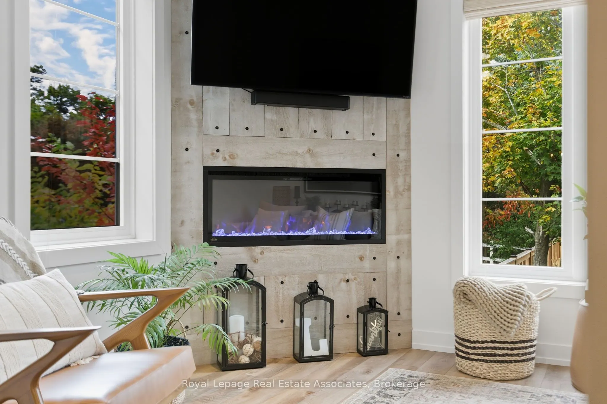 383 Dundas Street E, #7