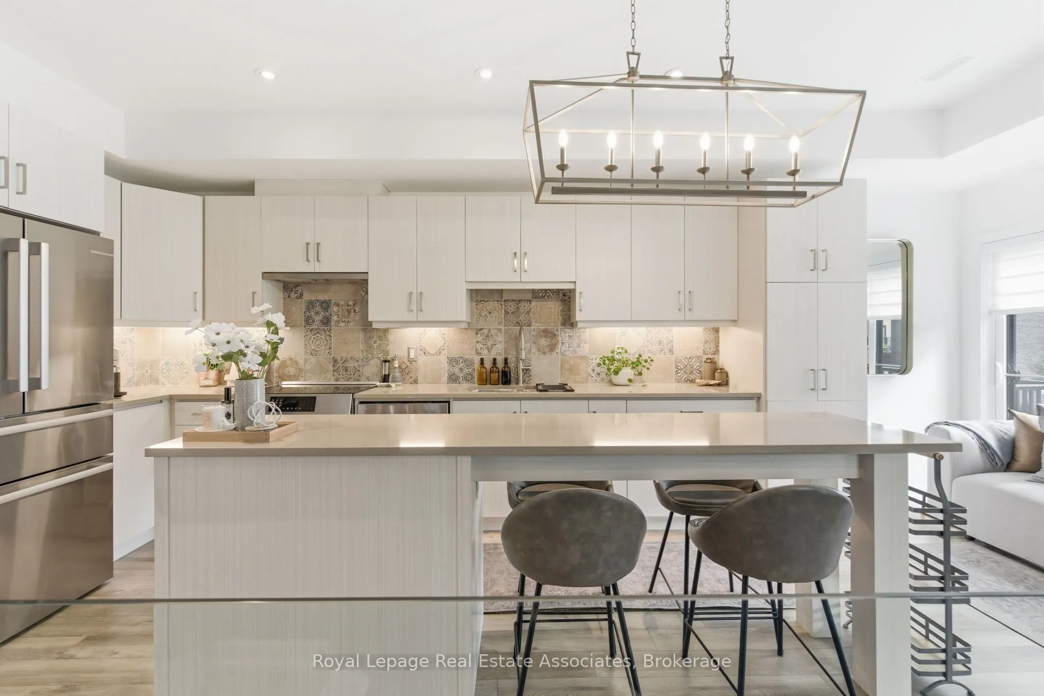 383 Dundas Street E, #7