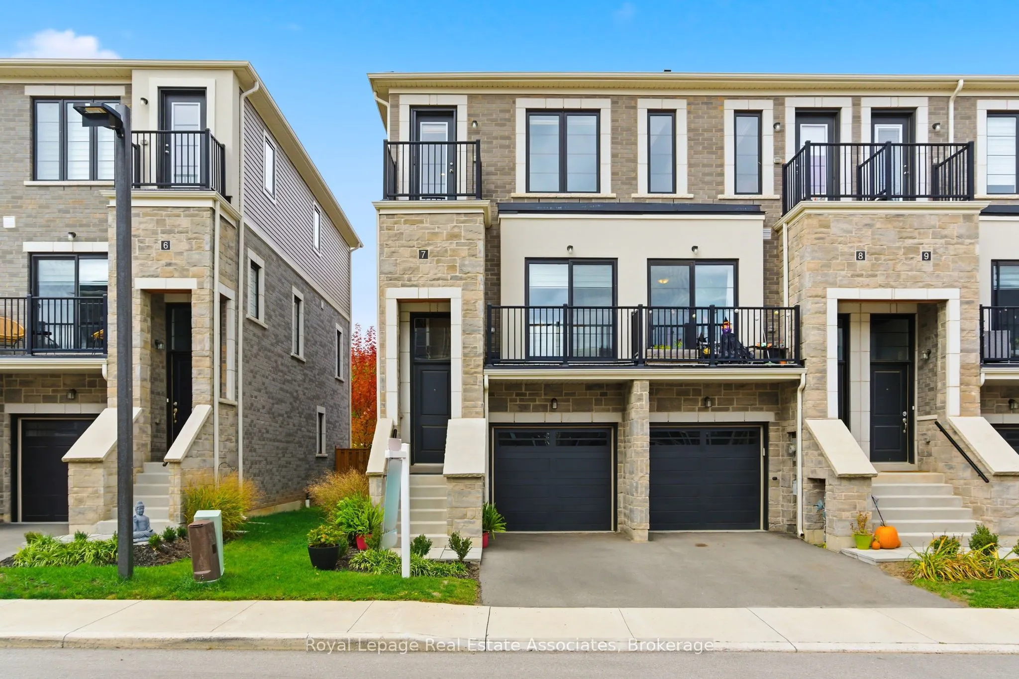 383 Dundas Street E, #7