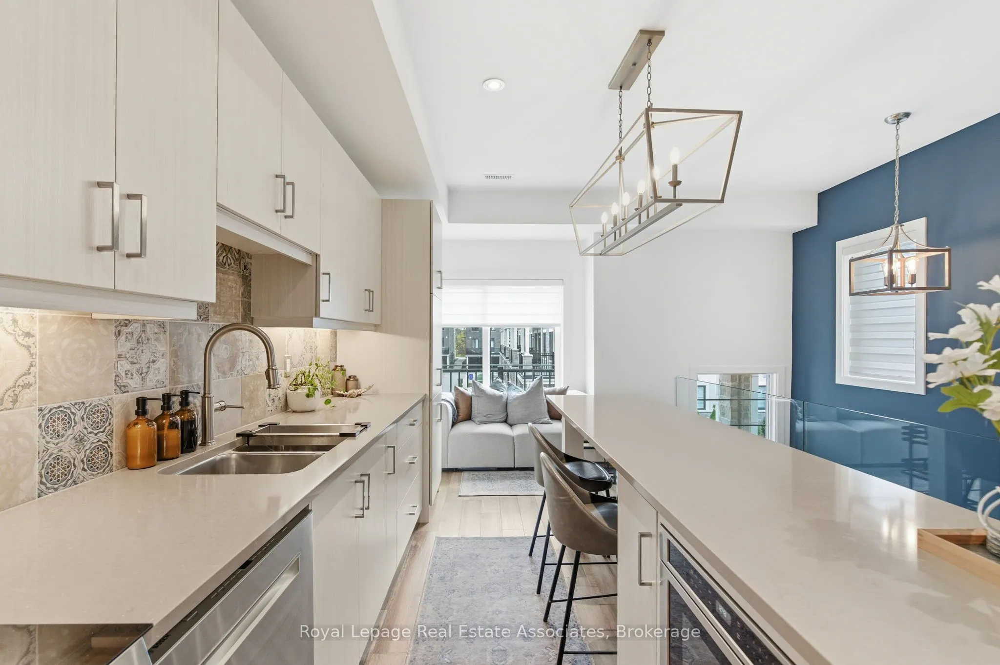 383 Dundas Street E, #7