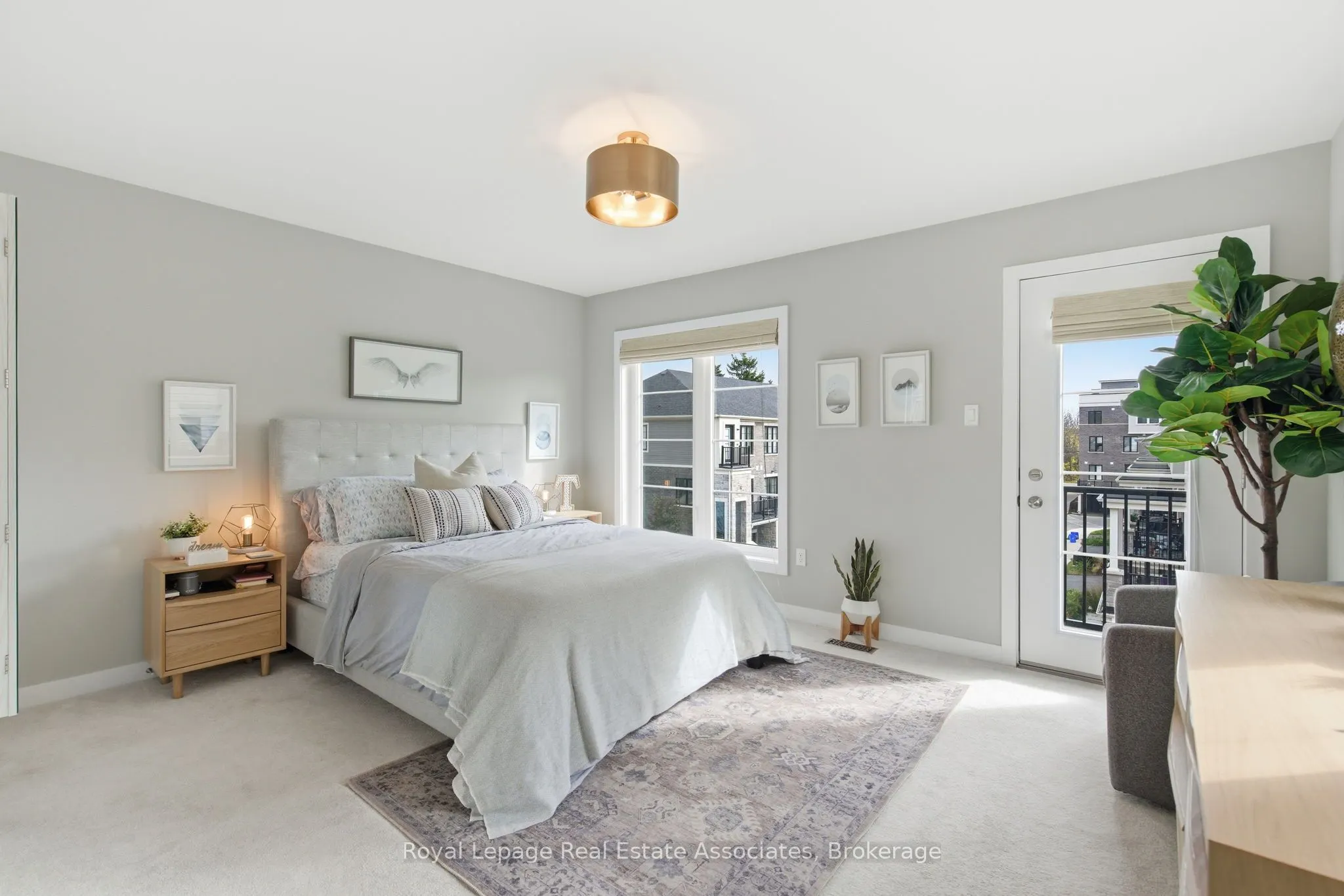 383 Dundas Street E, #7