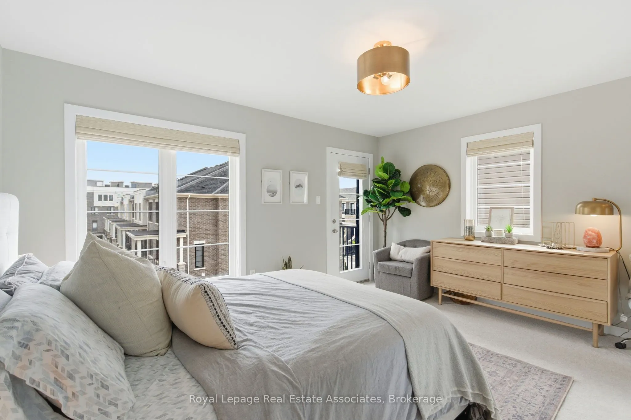 383 Dundas Street E, #7