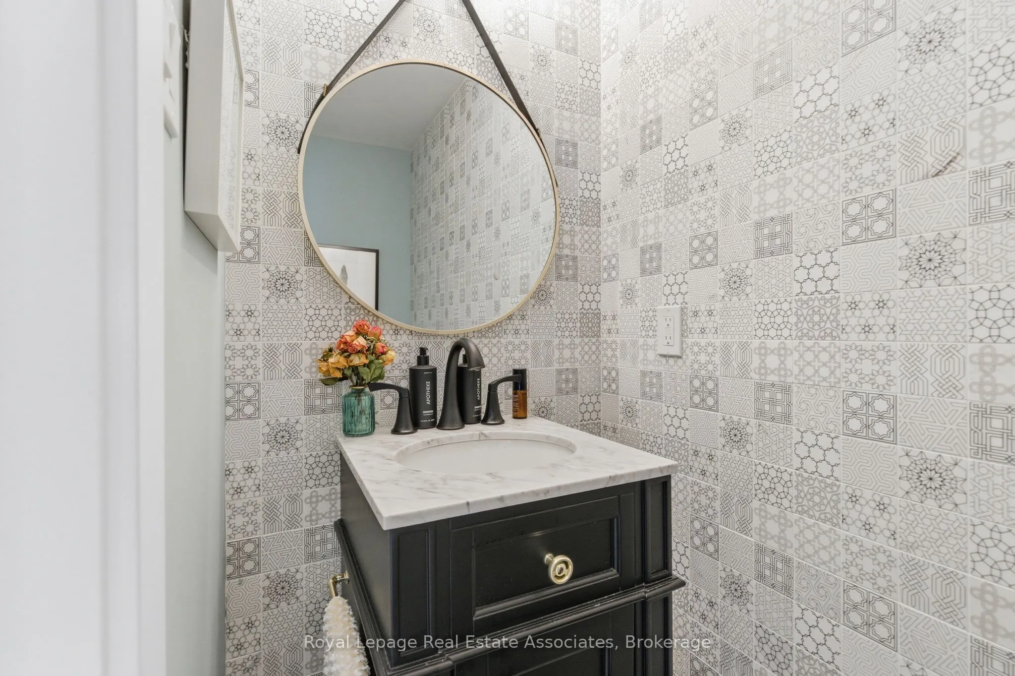 383 Dundas Street E, #7