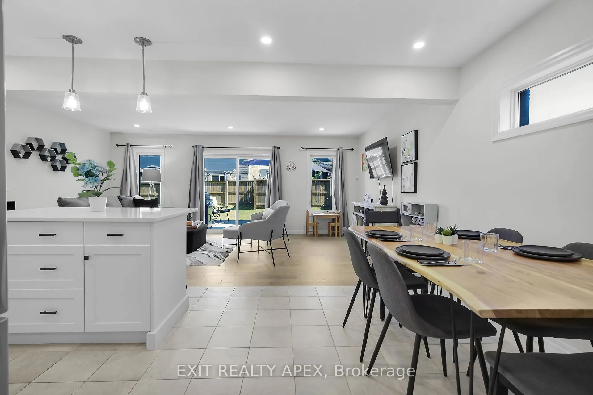 11 Charter Creek Court E