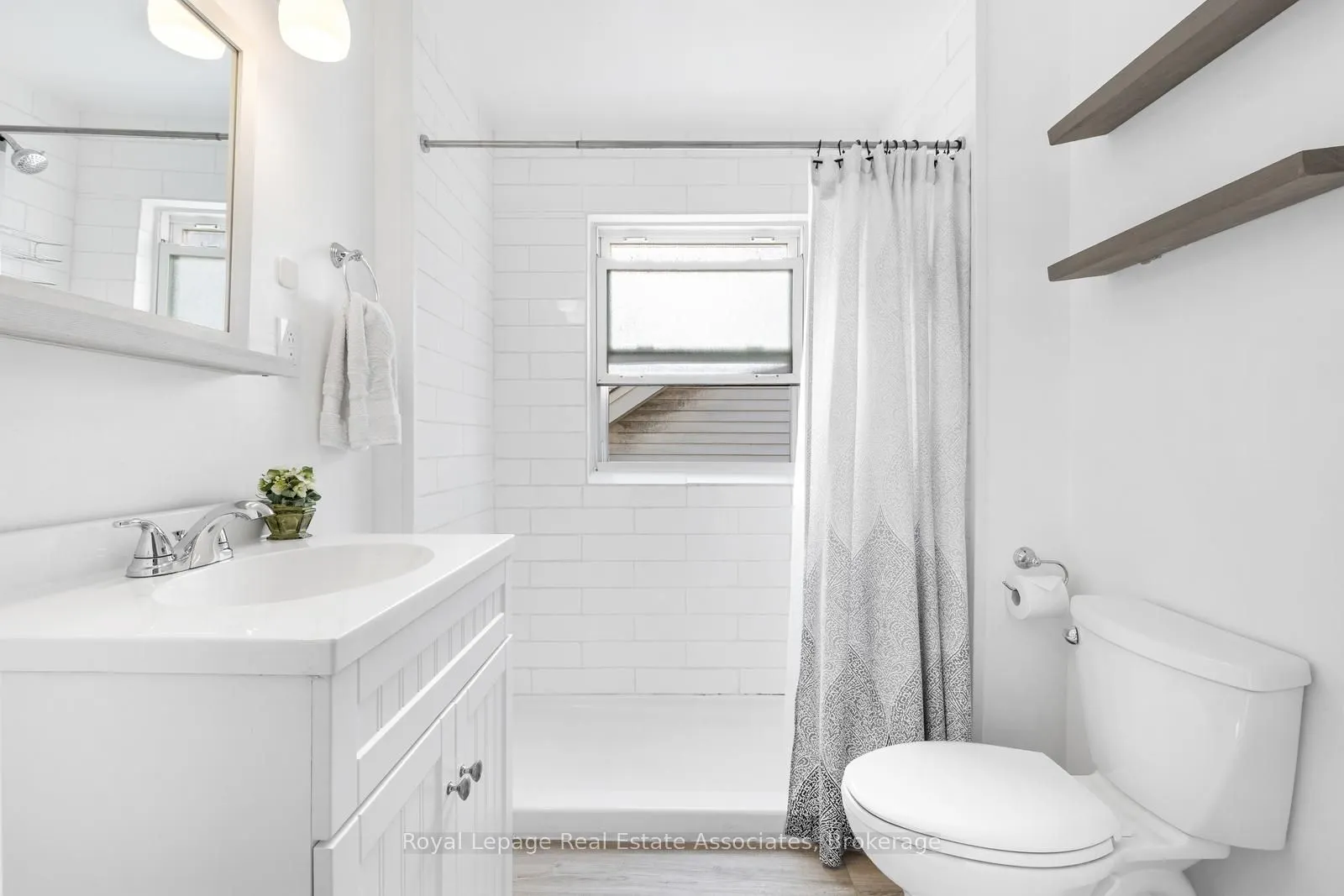 263 Houghton Avenue S