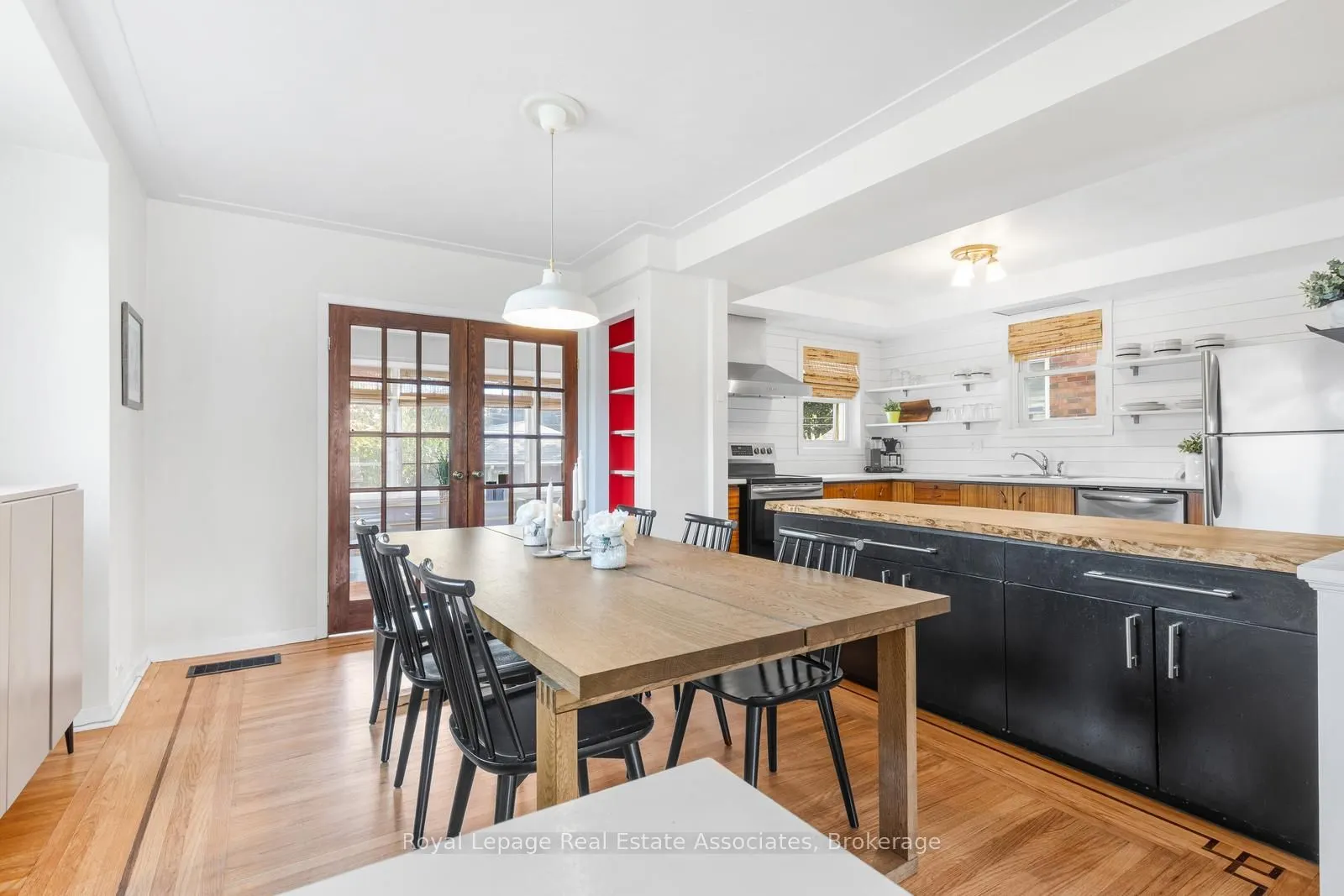 263 Houghton Avenue S