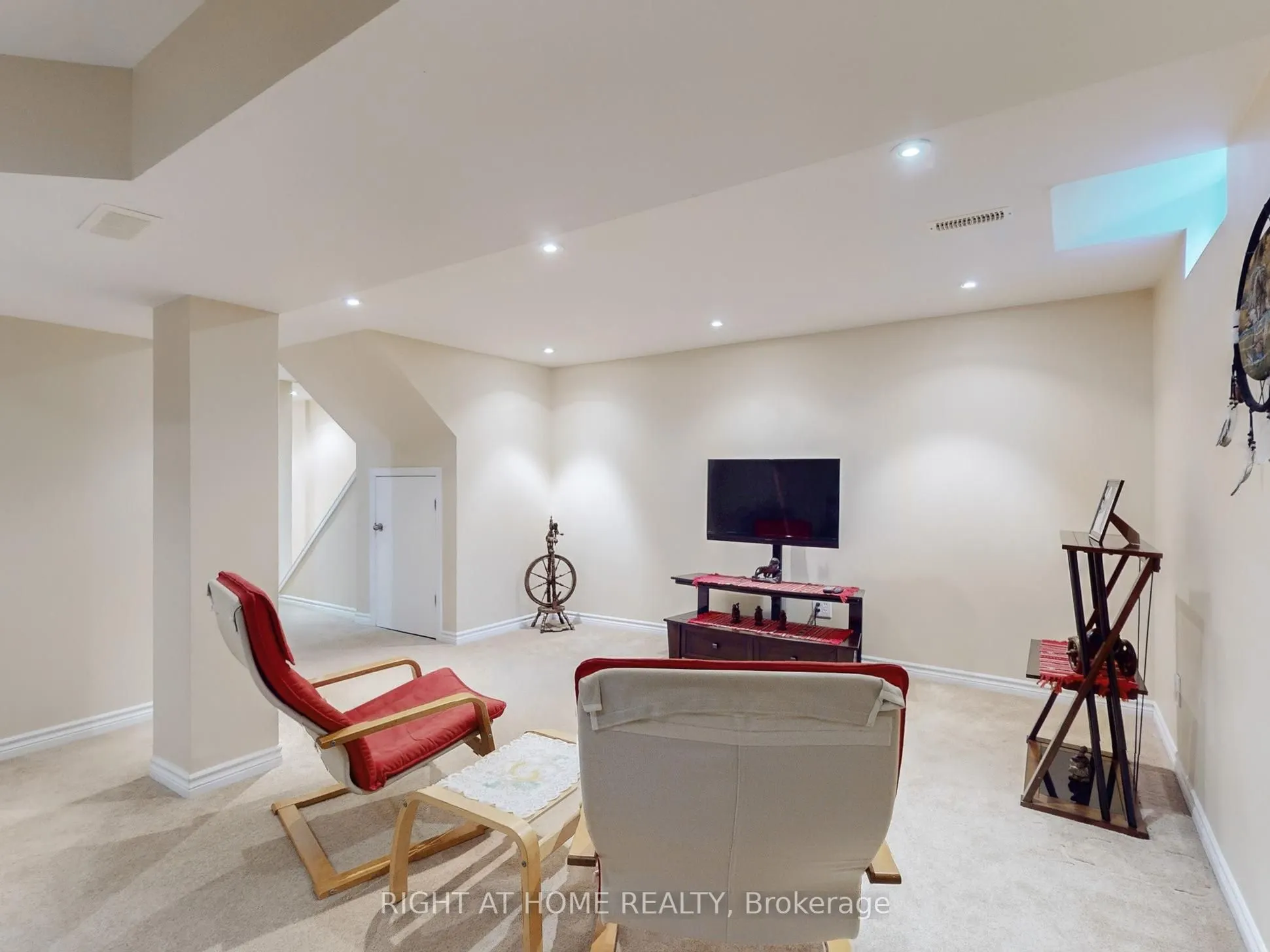 124 Peachwood Crescent