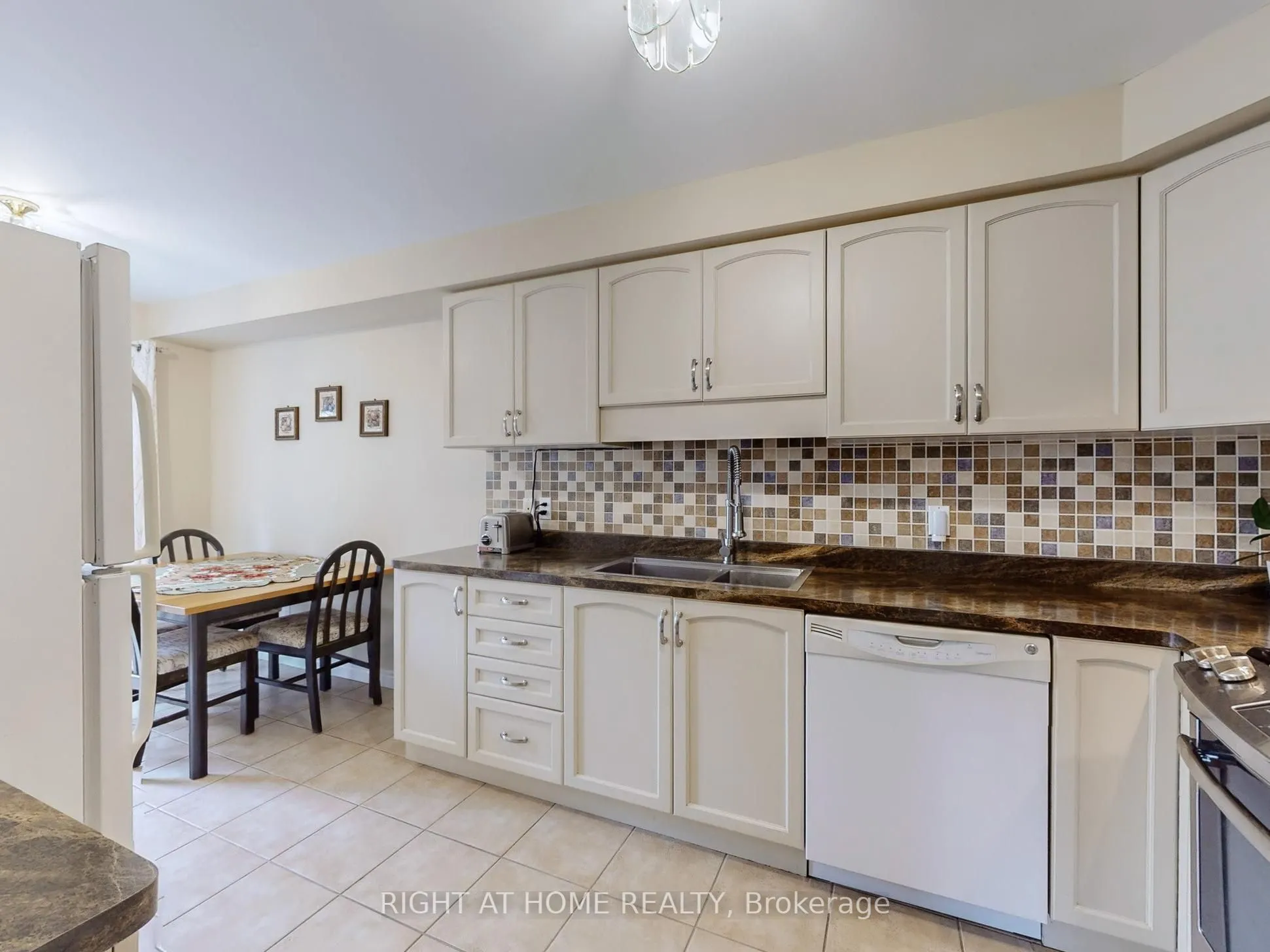 124 Peachwood Crescent