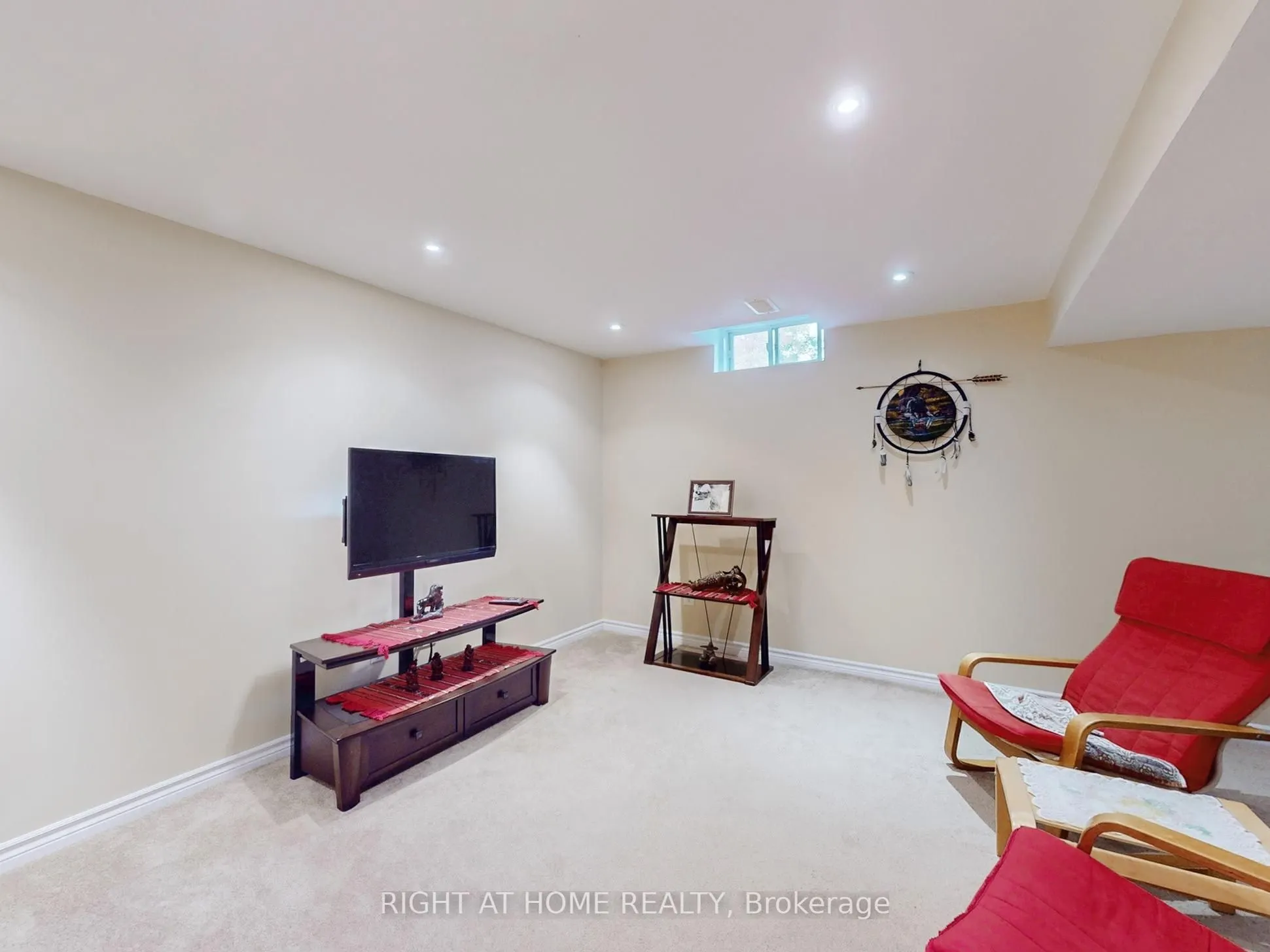 124 Peachwood Crescent