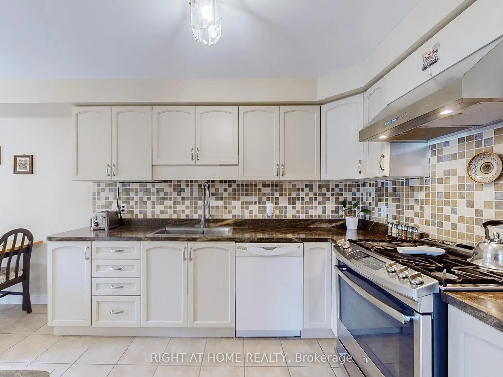 124 Peachwood Crescent