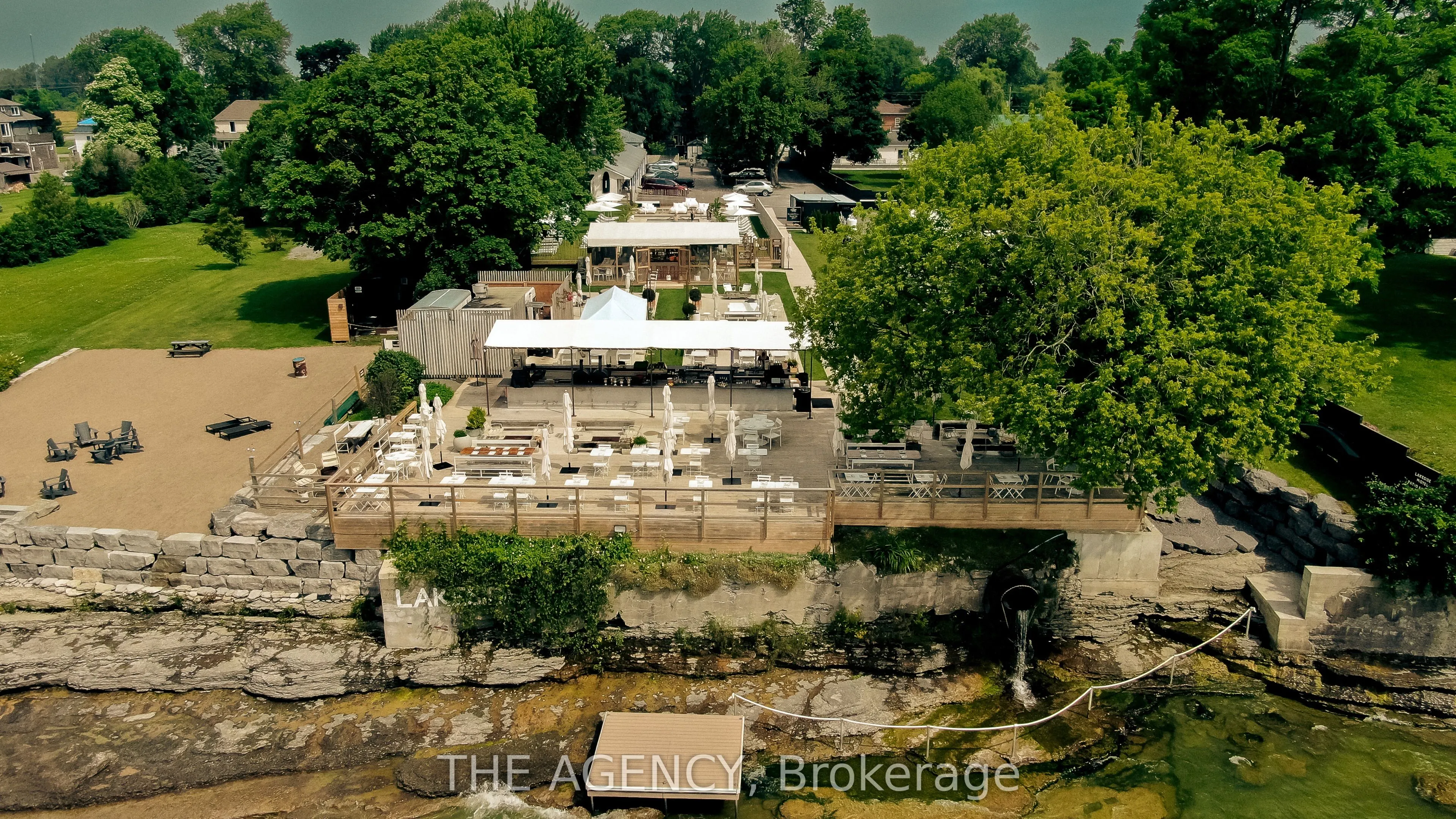 349 Wellington Main Street