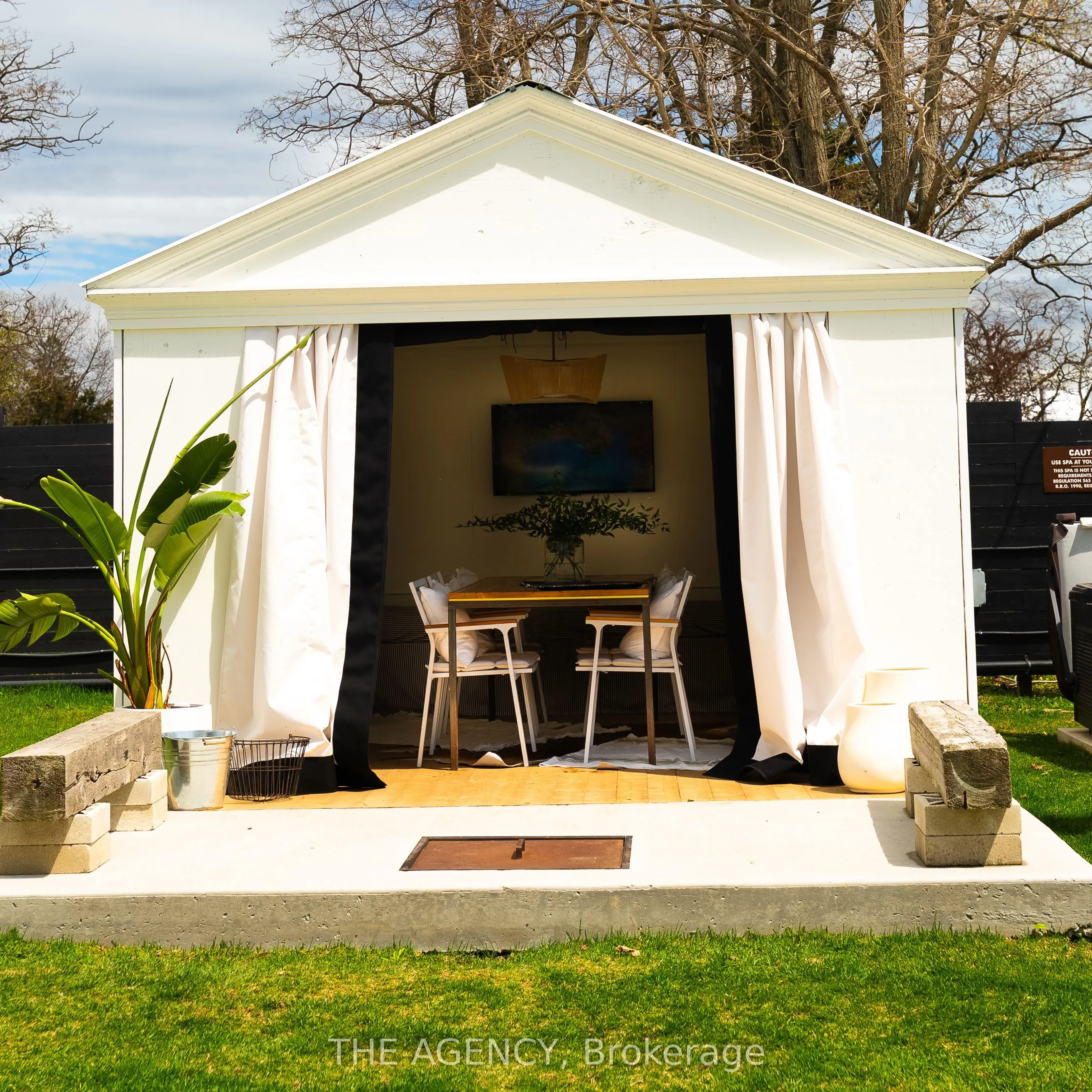 349 Wellington Main Street