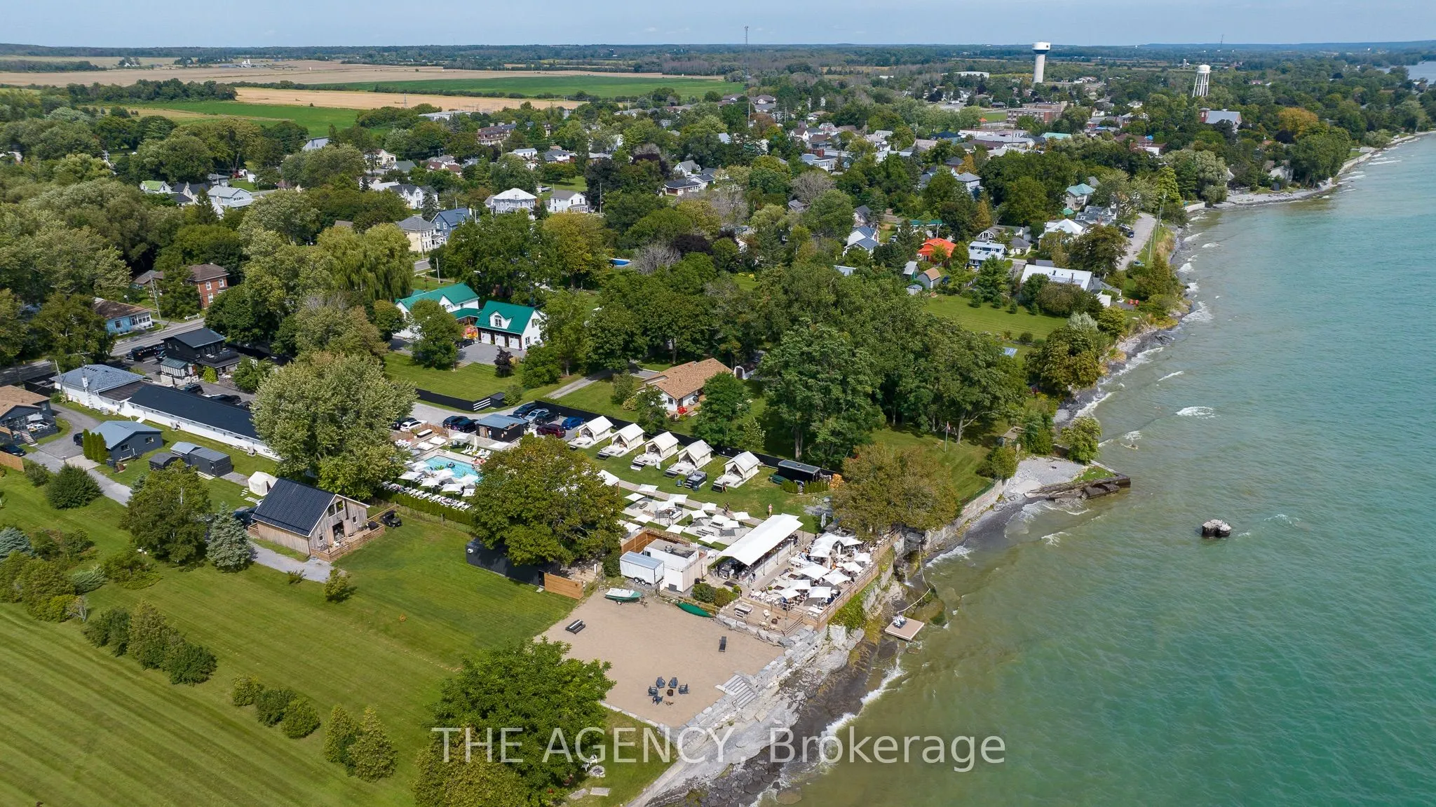 349 Wellington Main Street