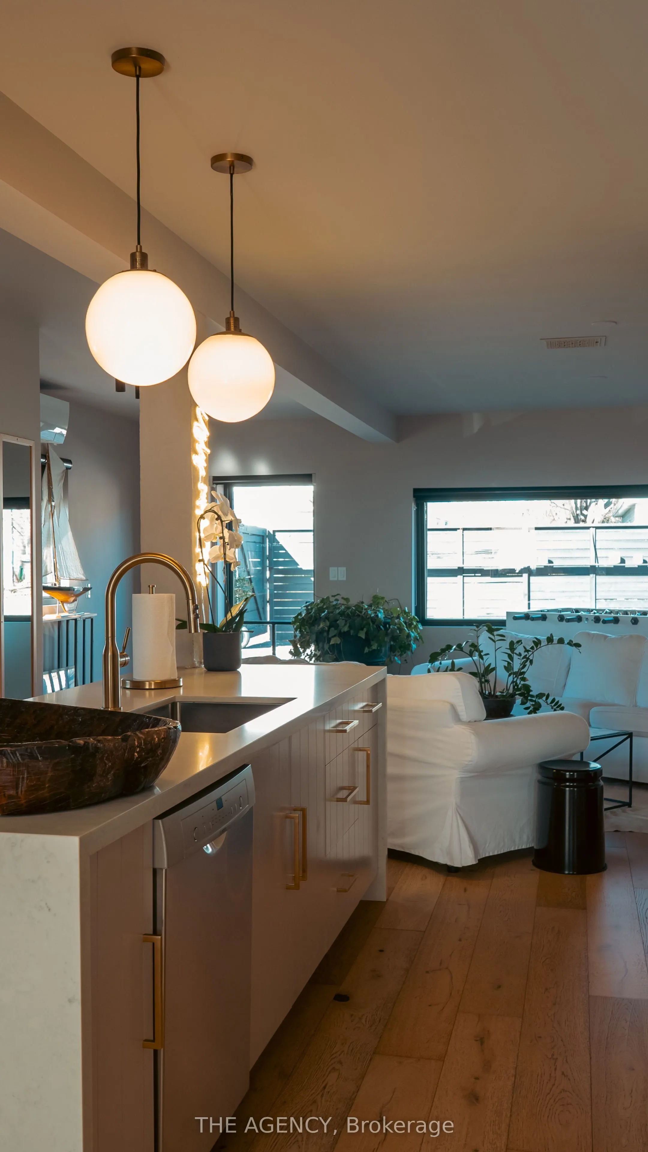 349 Wellington Main Street