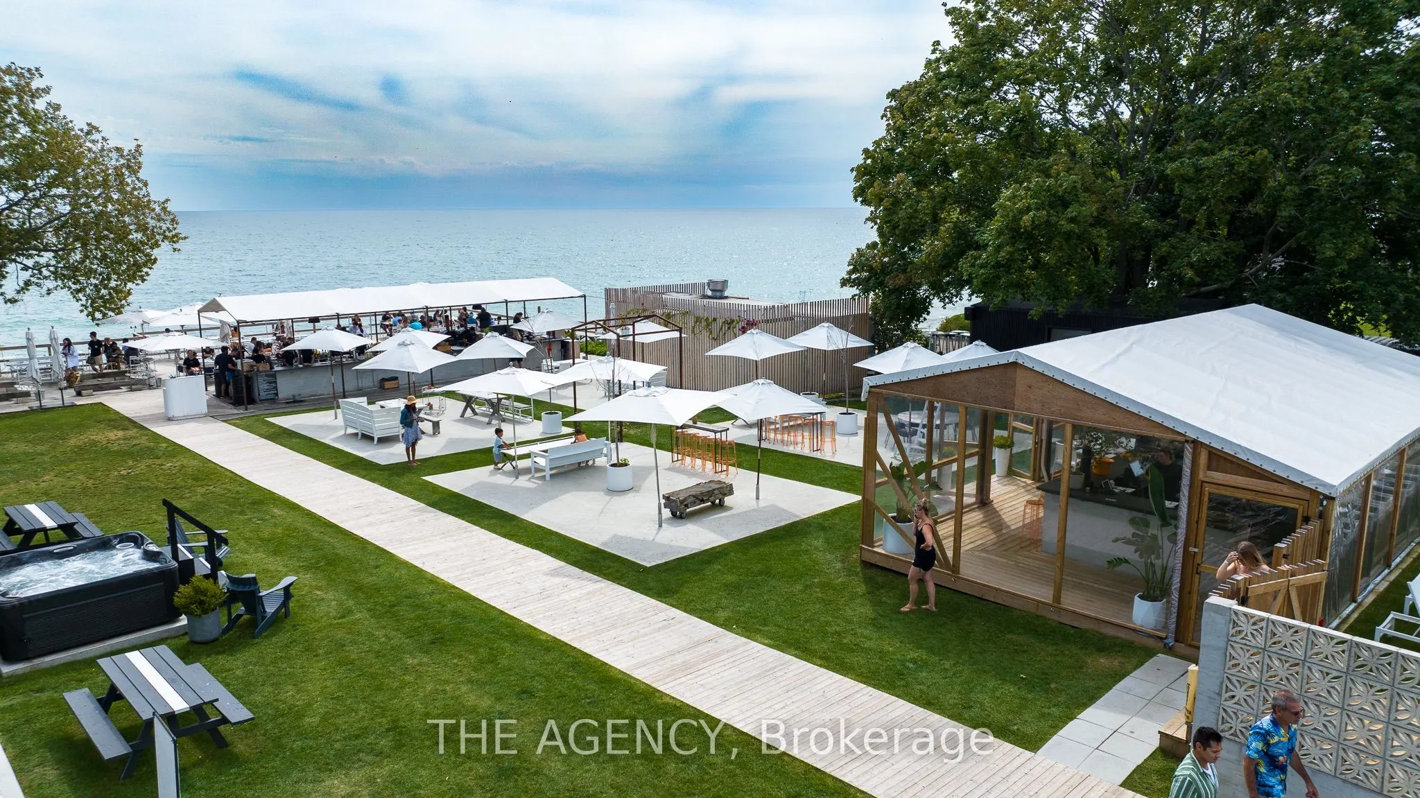 349 Wellington Main Street