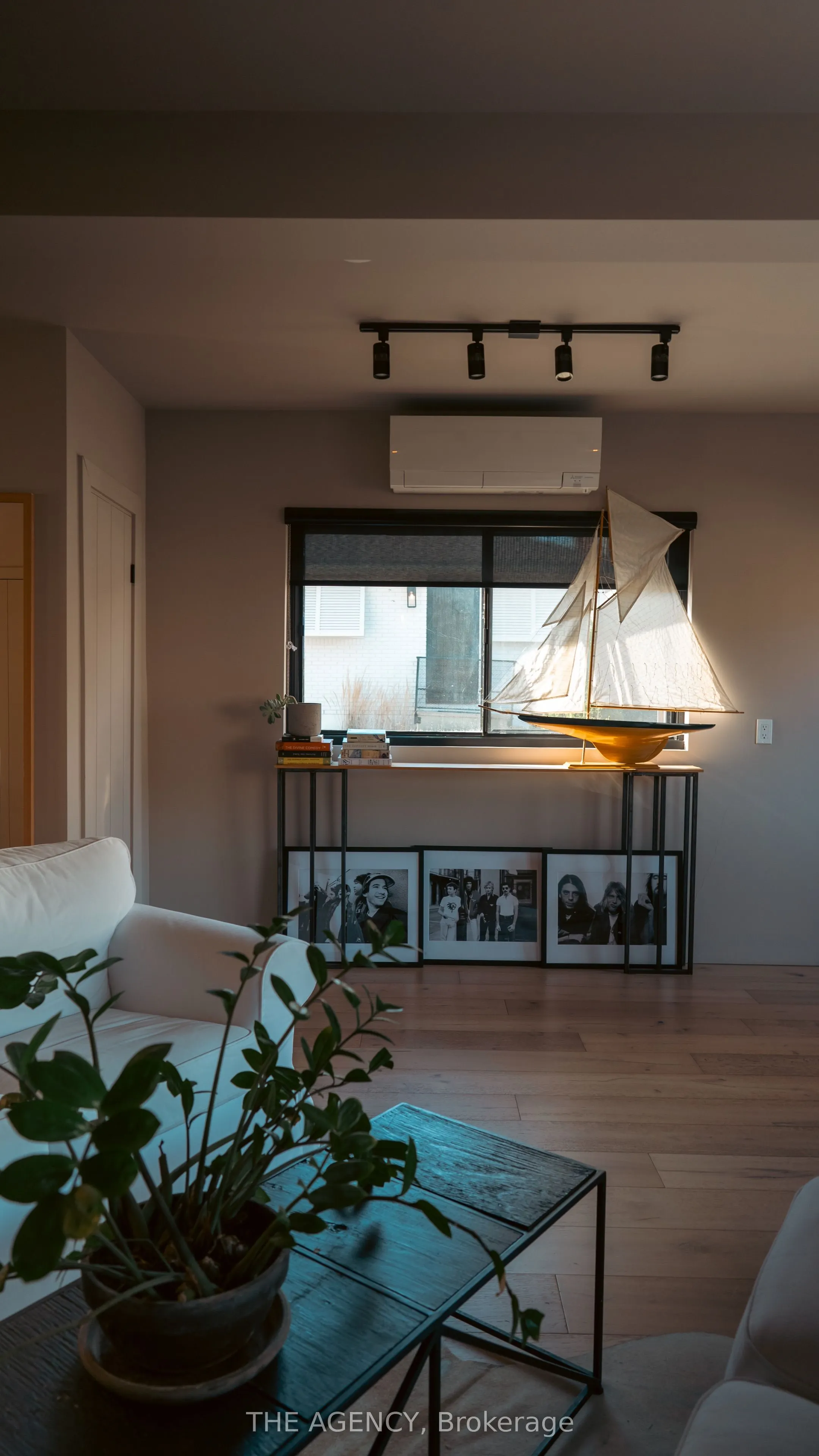 349 Wellington Main Street