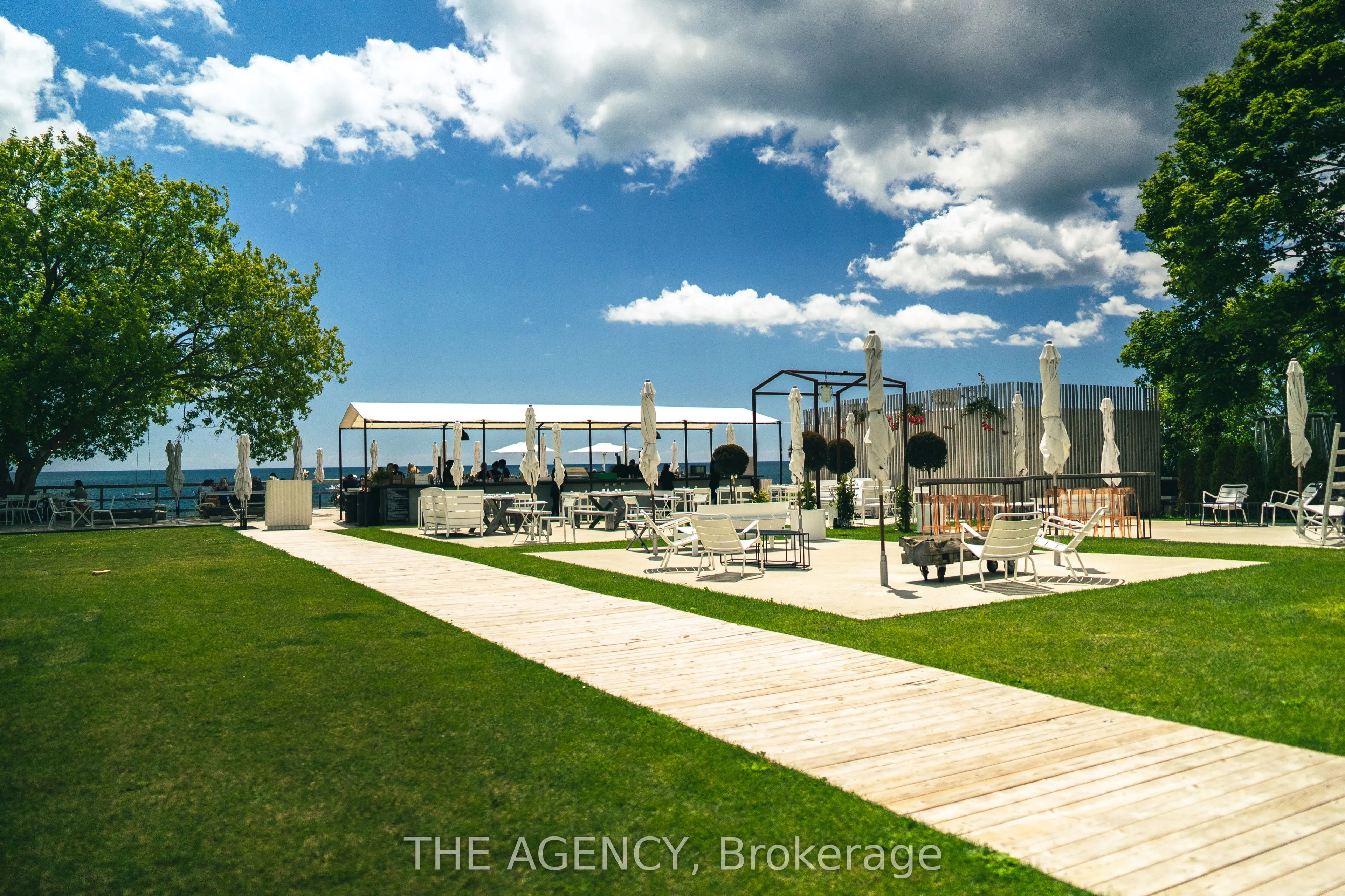 349 Wellington Main Street