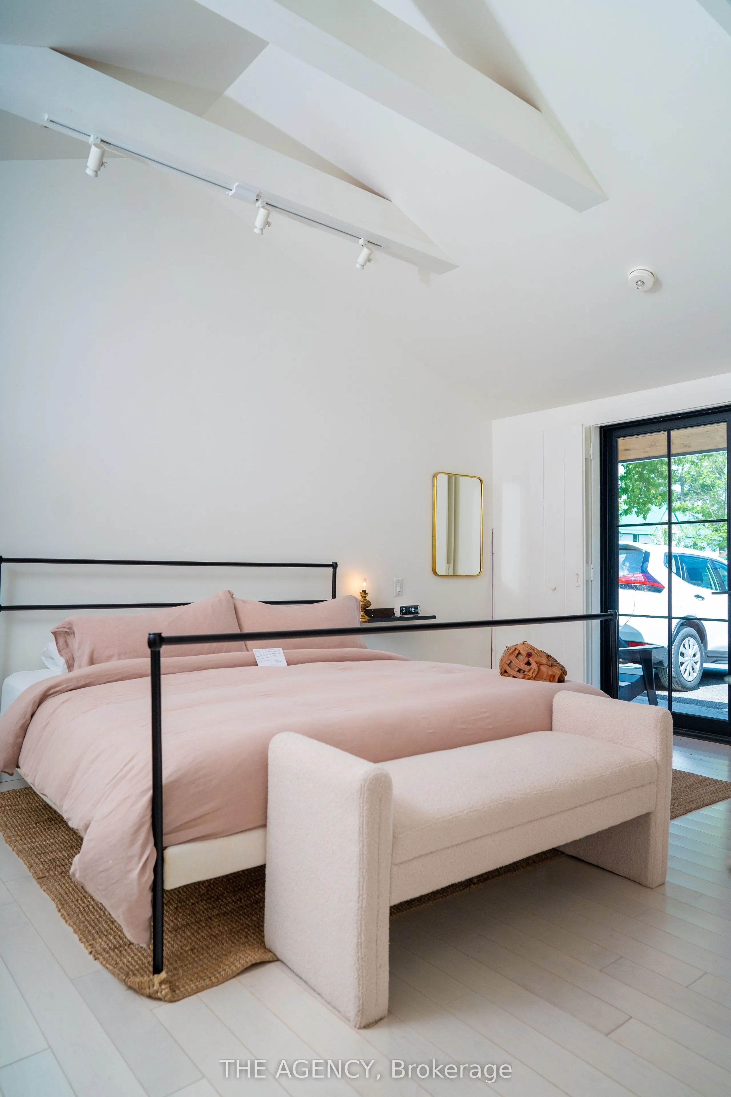 349 Wellington Main Street