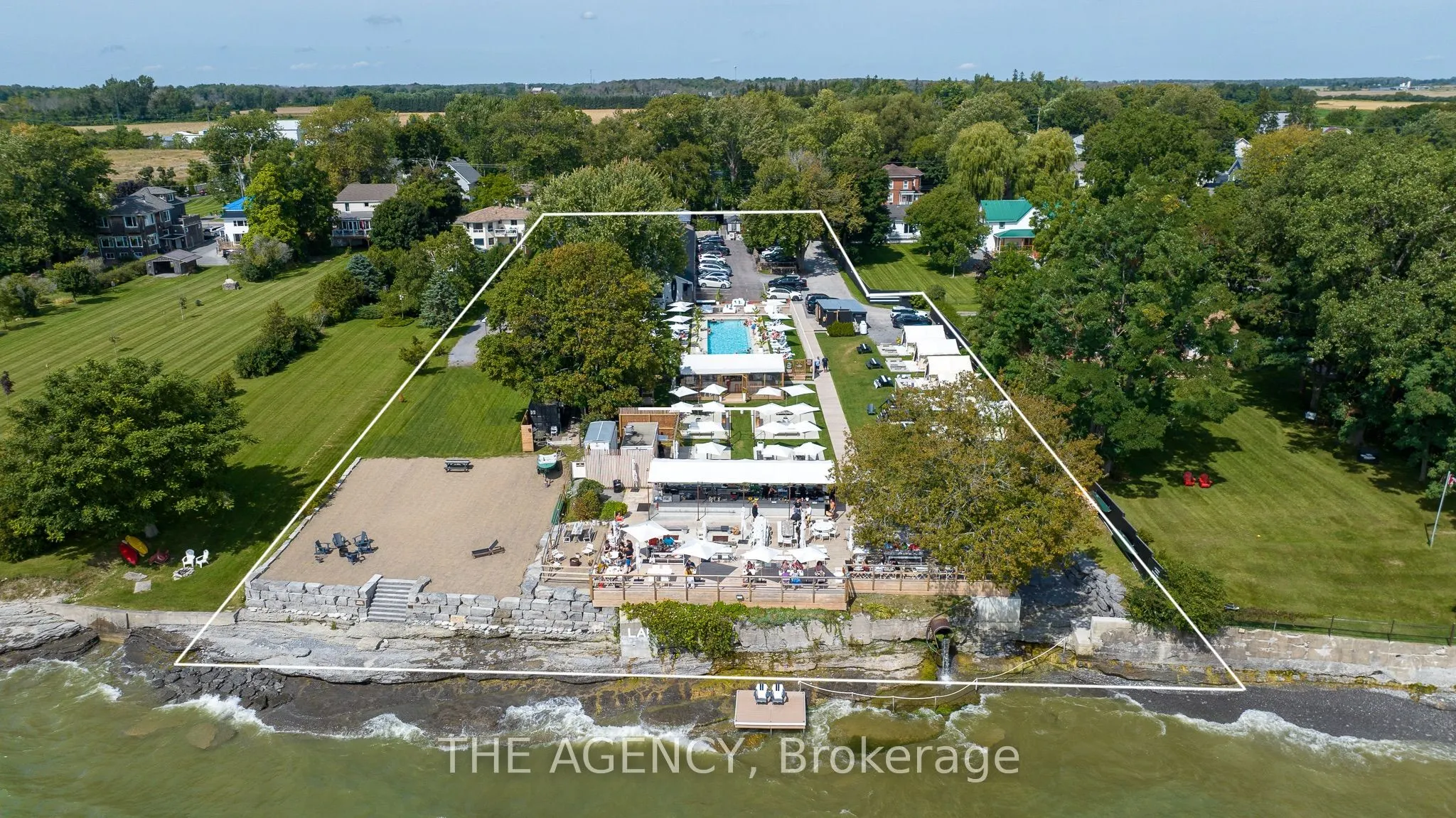 349 Wellington Main Street