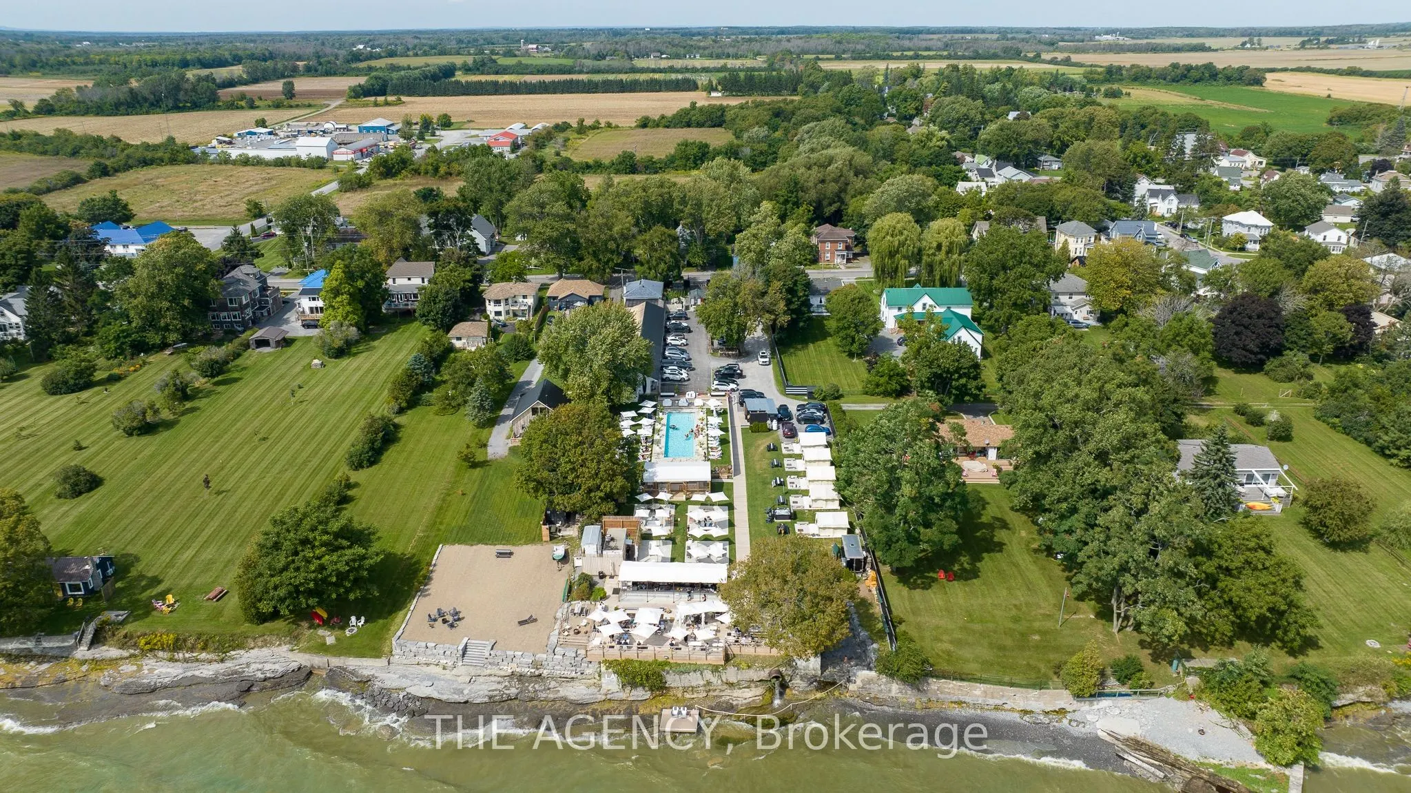 349 Wellington Main Street