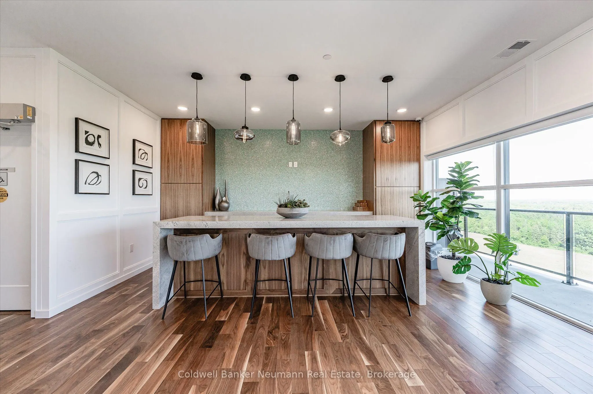 1880 Gordon Street S, #612