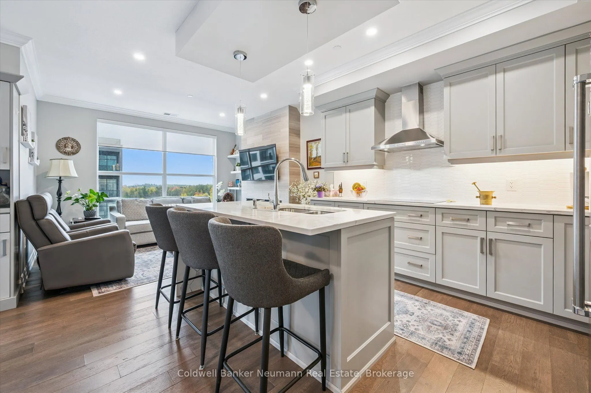 1880 Gordon Street S, #612