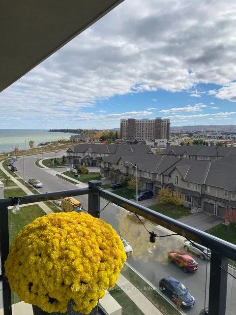 101 Shoreview Place, #618