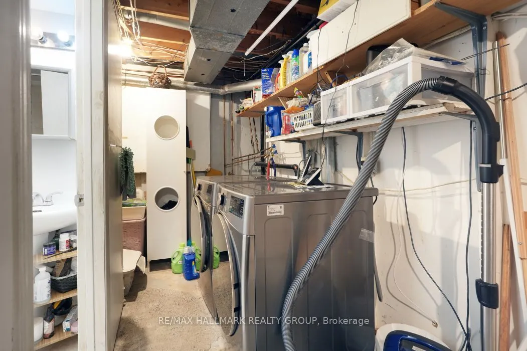 2534 Southvale Crescent