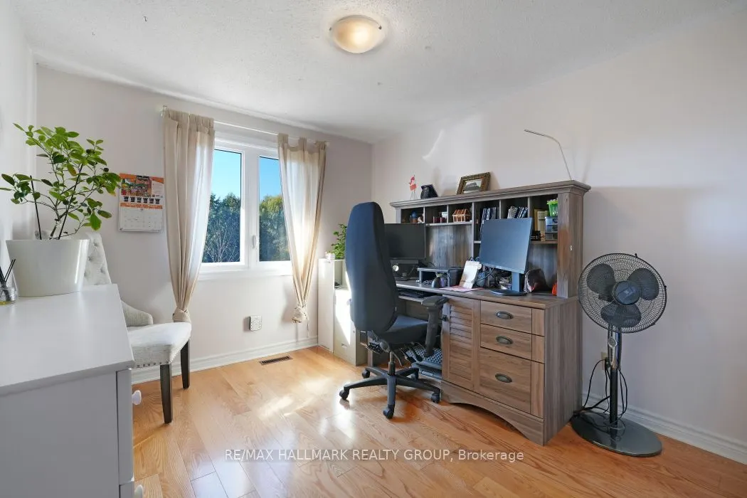 2534 Southvale Crescent