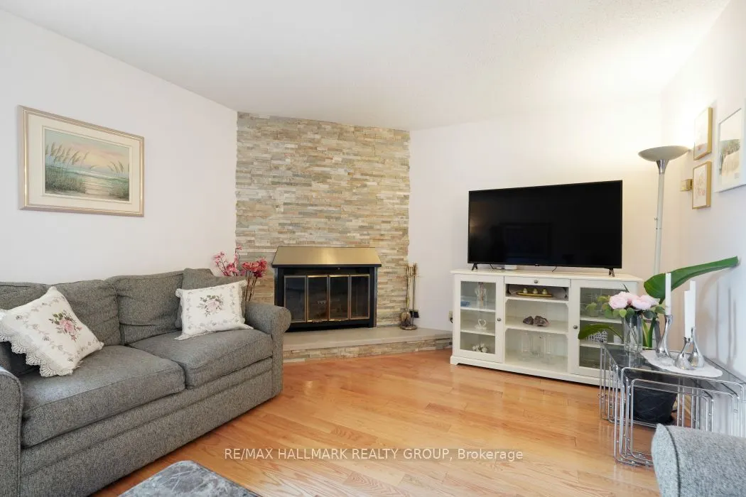 2534 Southvale Crescent