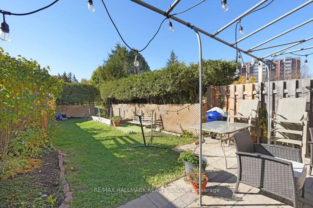 2534 Southvale Crescent